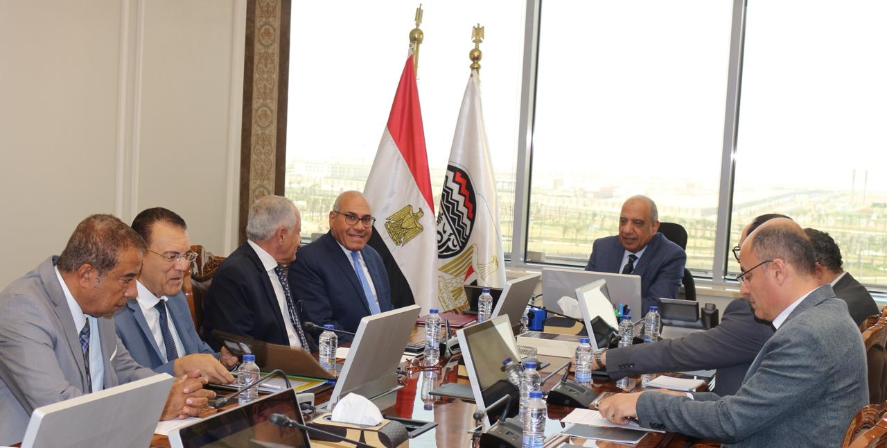 وزير قطاع الأعمال العام في اجتماع مع رئيس الهيئة العربية للتصنيع