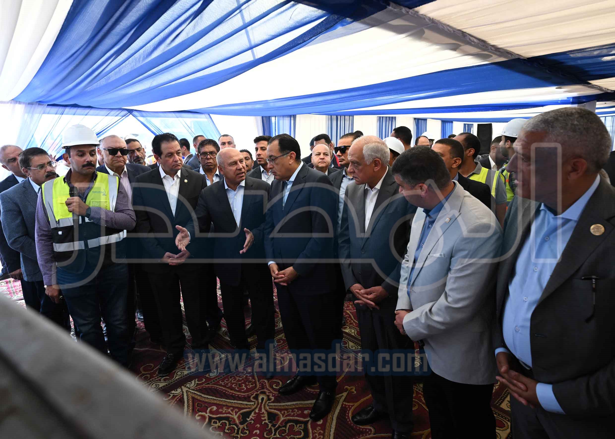 مدبولي يتفقد أعمال تنفيذ المرحلة الأولى لمترو الأنفاق