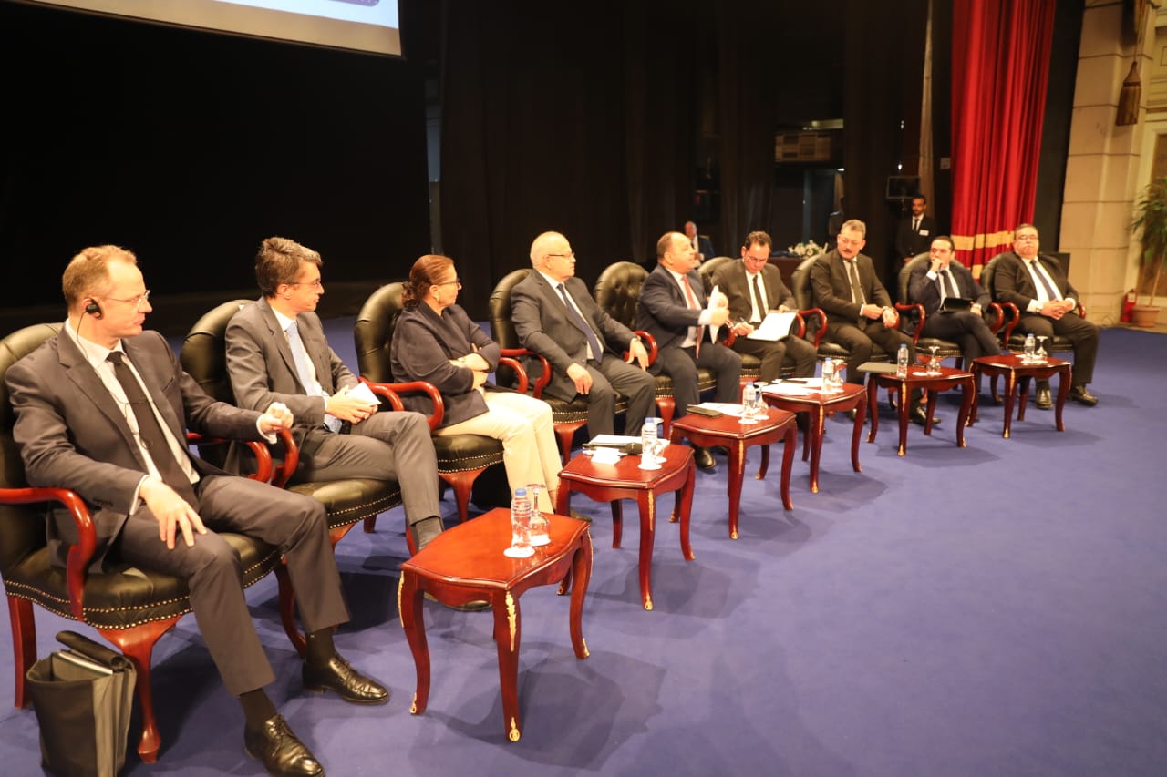 وزير المالية فى مؤتمر مركز المعلومات ودعم اتخاذ القرار بجامعة القاهرة