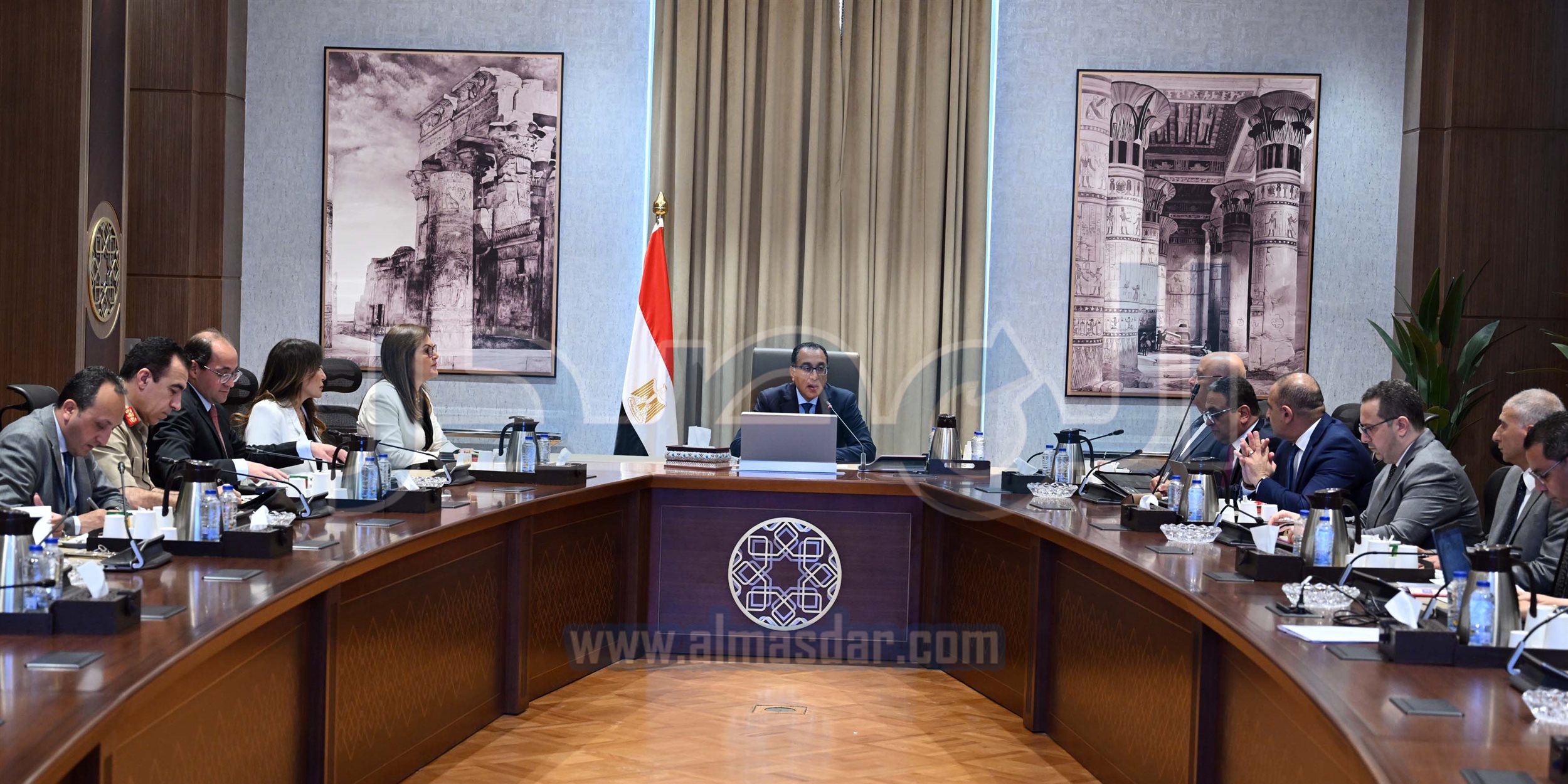 رئيس الوزراء يُتابع إجراءات وضع سقف للاستثمارات العامة