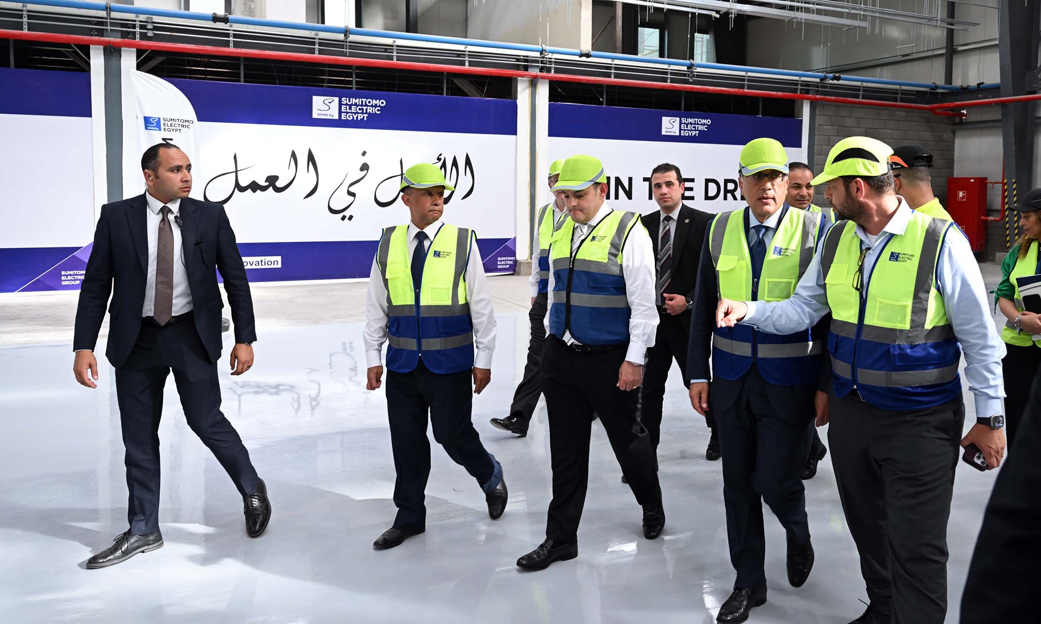 رئيس الوزراء يتفقد الأعمال الإنشائية لأكبر مصنع لـ سوميتومو اليابانية