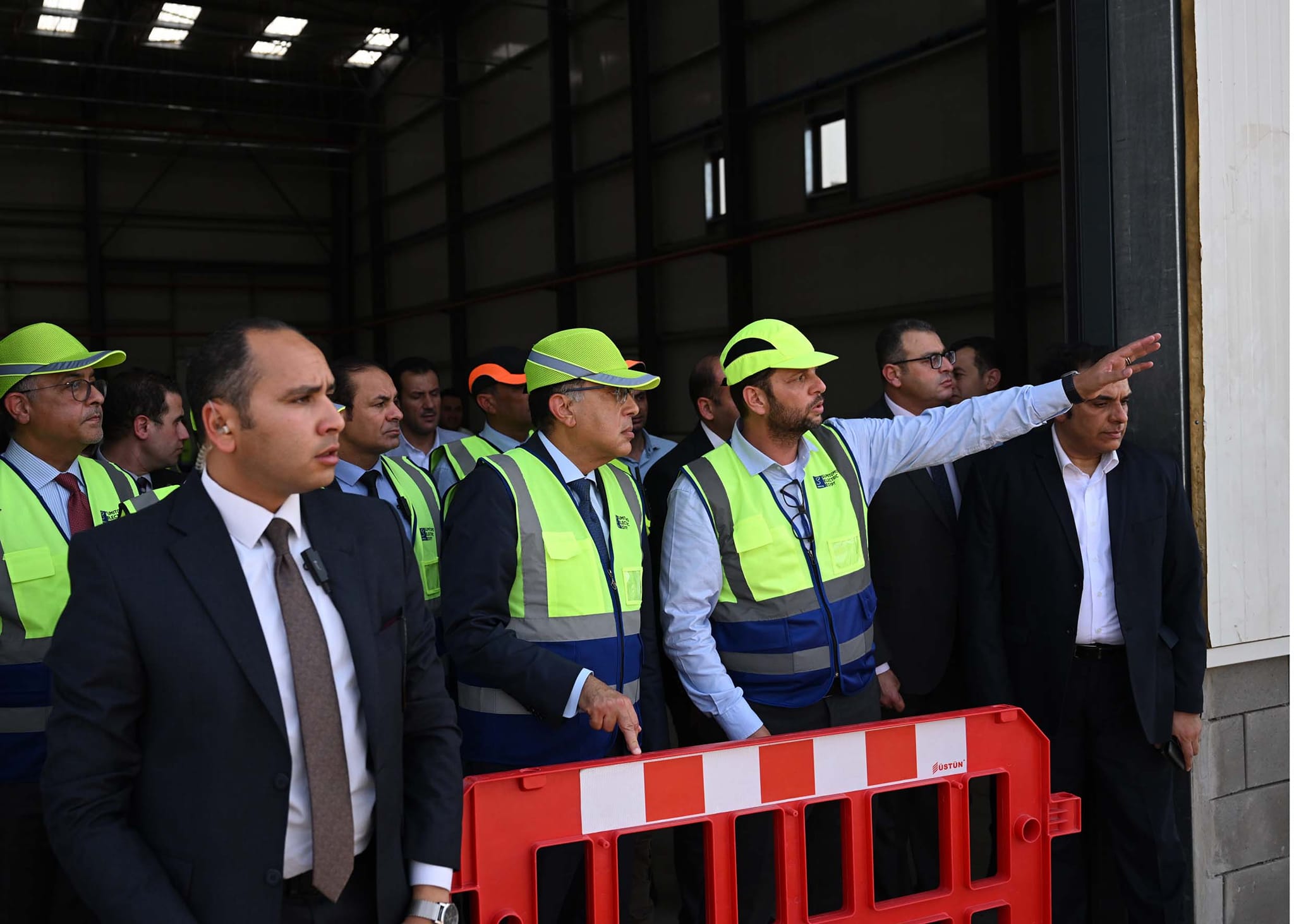 رئيس الوزراء يتفقد الأعمال الإنشائية لأكبر مصنع لـ سوميتومو اليابانية