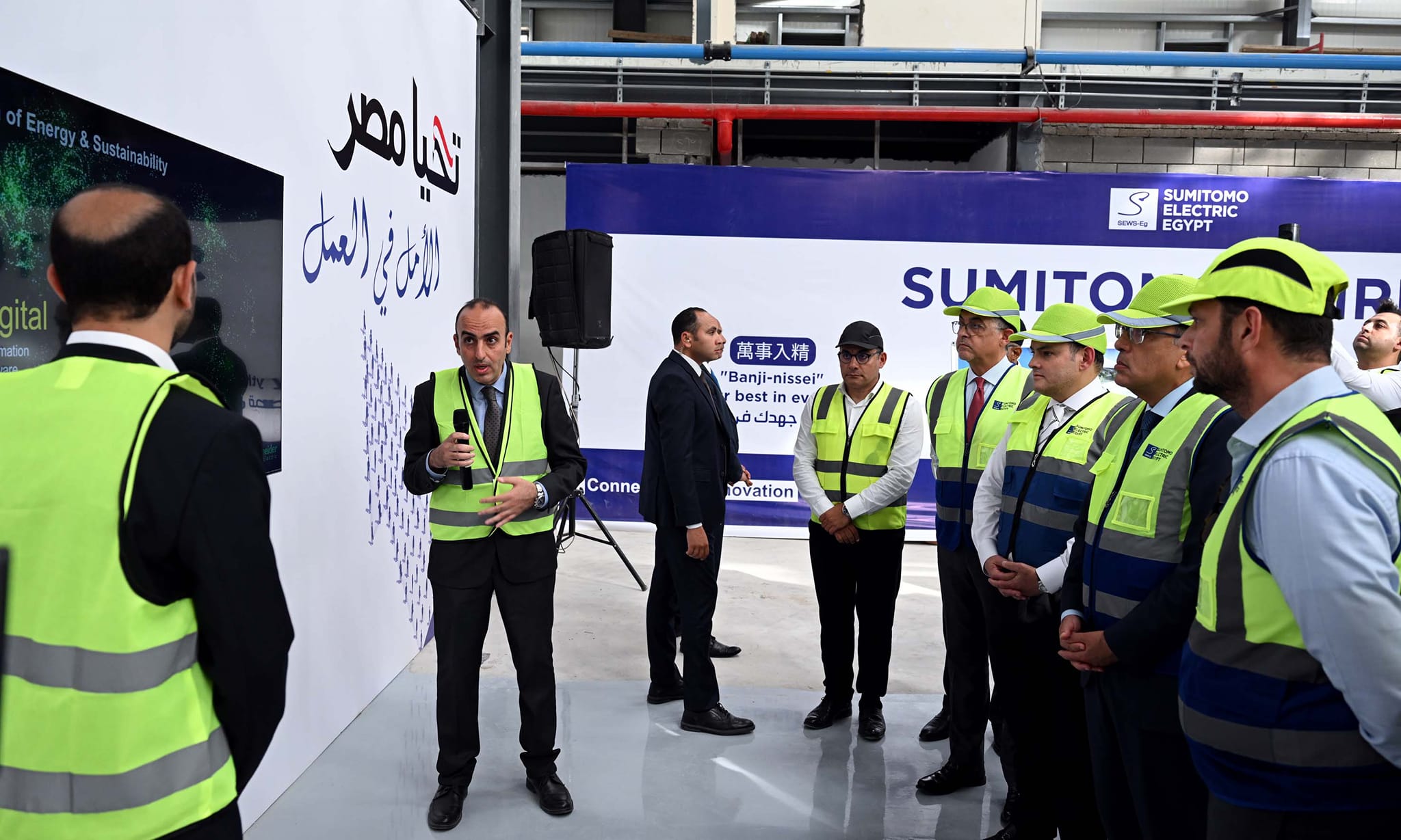 رئيس الوزراء يتفقد الأعمال الإنشائية لأكبر مصنع لـ سوميتومو اليابانية
