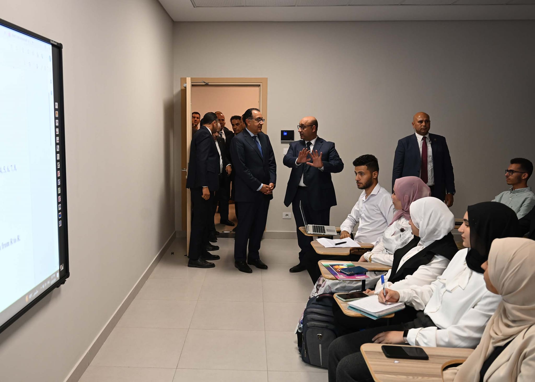رئيس الوزراء يشهد افتتاح جامعة السويدي للتكنولوجيا