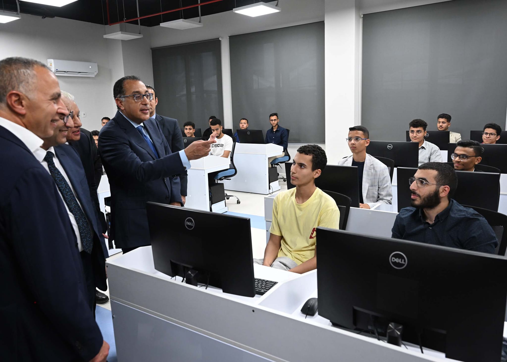 رئيس الوزراء يشهد افتتاح جامعة السويدي للتكنولوجيا