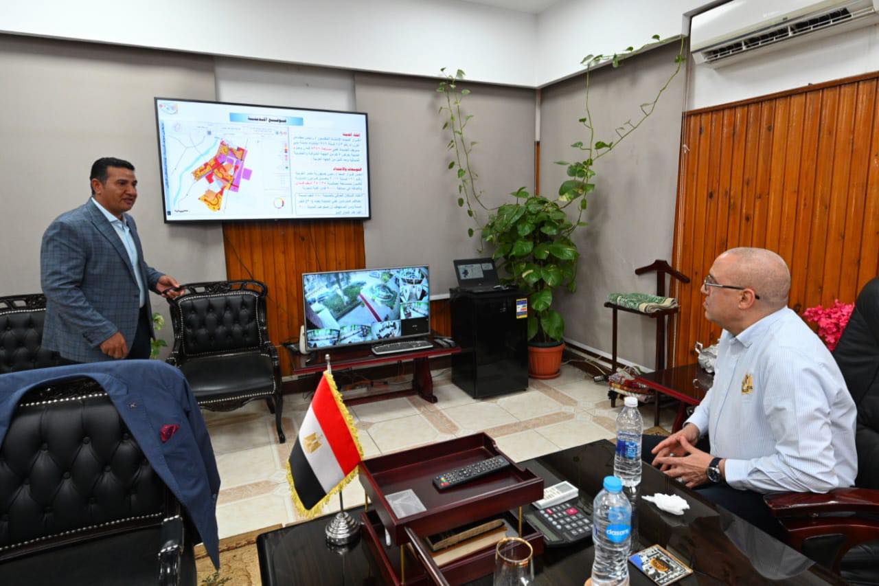 وزير الإسكان يعقد اجتماعاً بمقر جهاز مدينة بنى سويف الجديدة