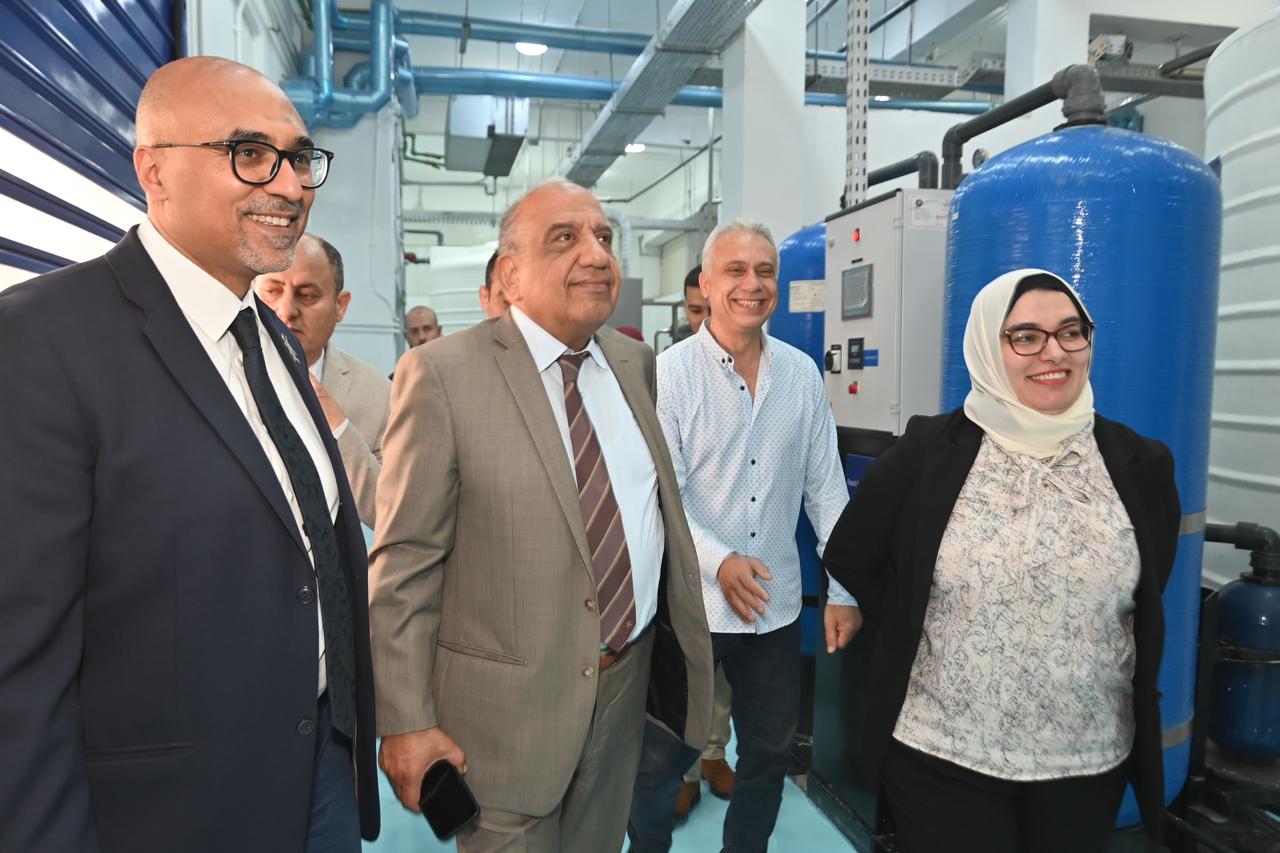 وزير قطاع الأعمال يتفقد مصانع الشركة العربية للأدوية ادكو