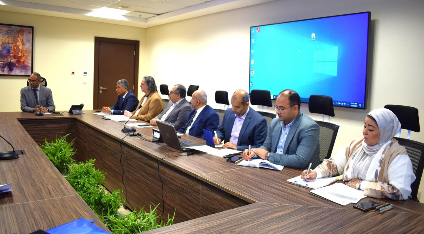 إسماعيل يترأس اجتماع اللجنة العليا لمشروعات التعاون الدولي
