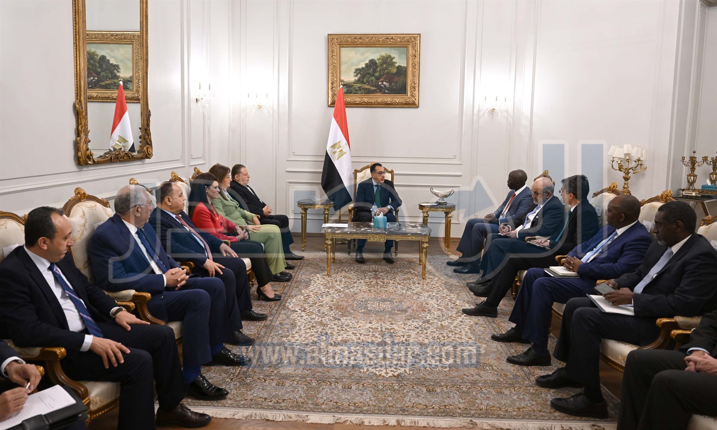 رئيس الوزراء مع نائب رئيس مجموعة البنك الدولي