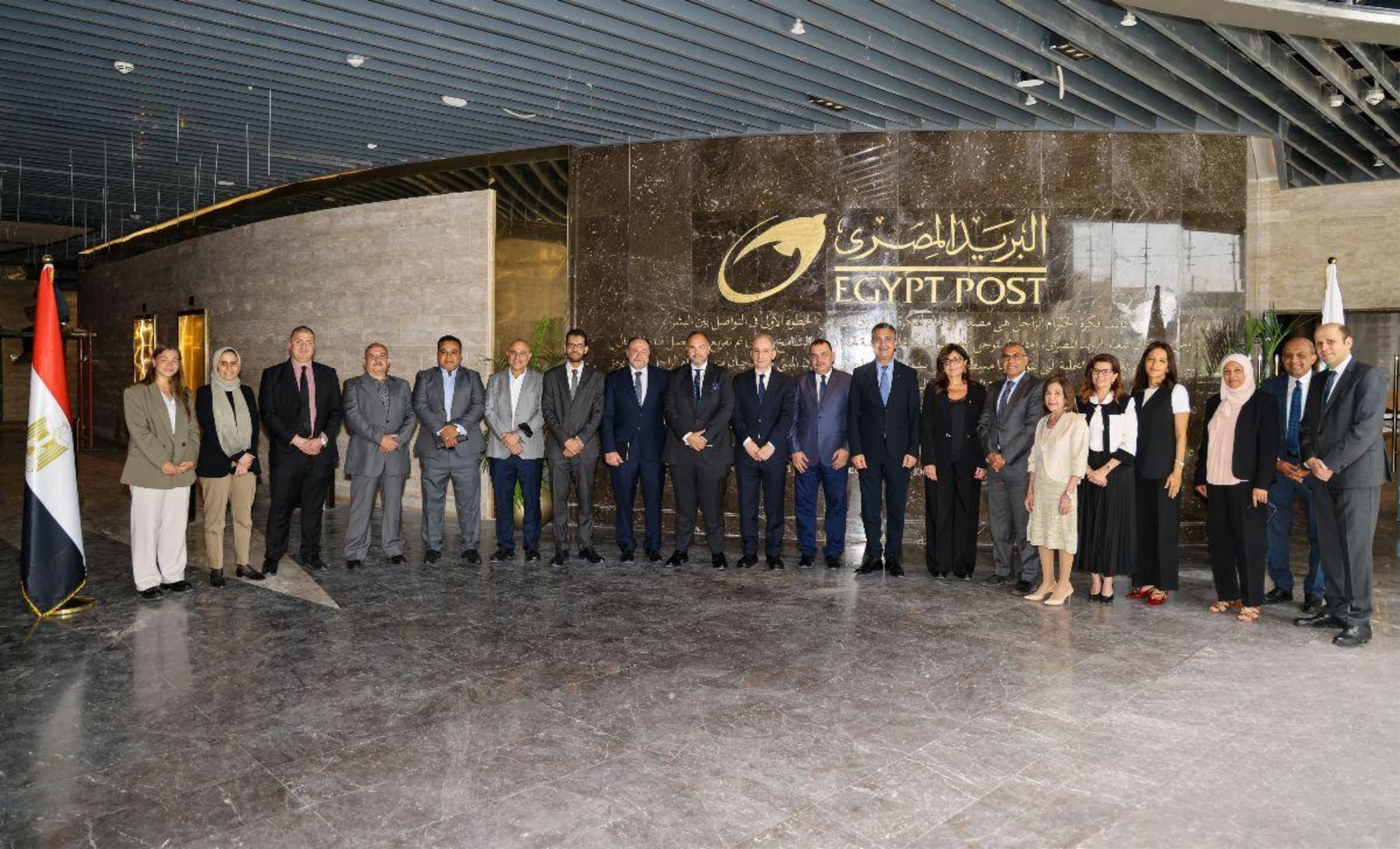 رئيس البريد المصري يلتقي ممثلي غرفة التجارة الأمريكية