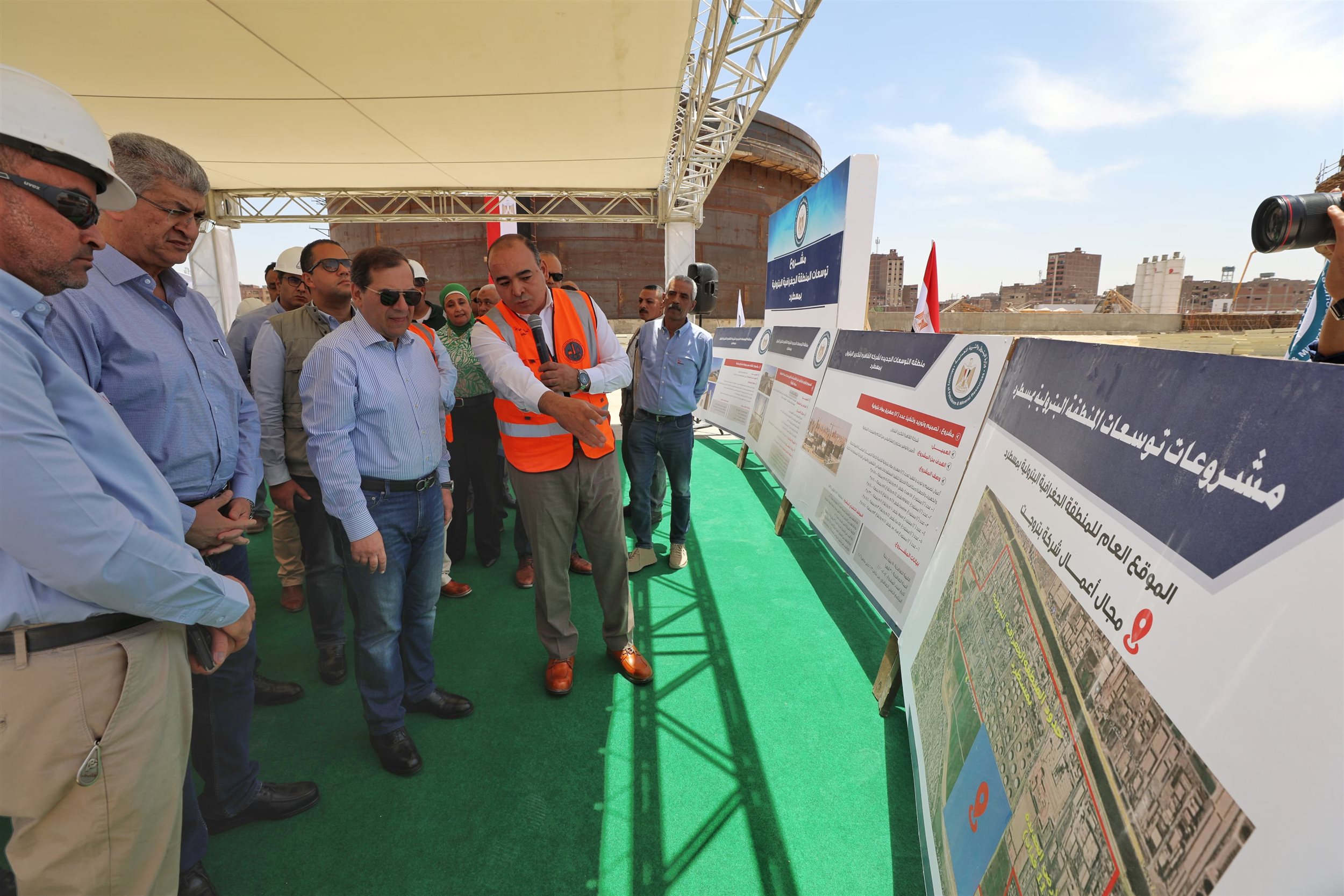الملا خلال تفقده للمشروعات الجارى تنفيذها بالمنطقة الجغرافية الجديدة بمسطرد
