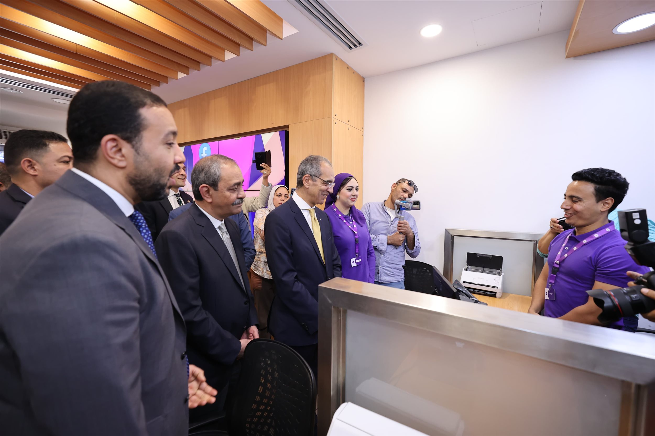 وزير الاتصالات يفتتح مبنى منطقة بريد الإسماعيلية