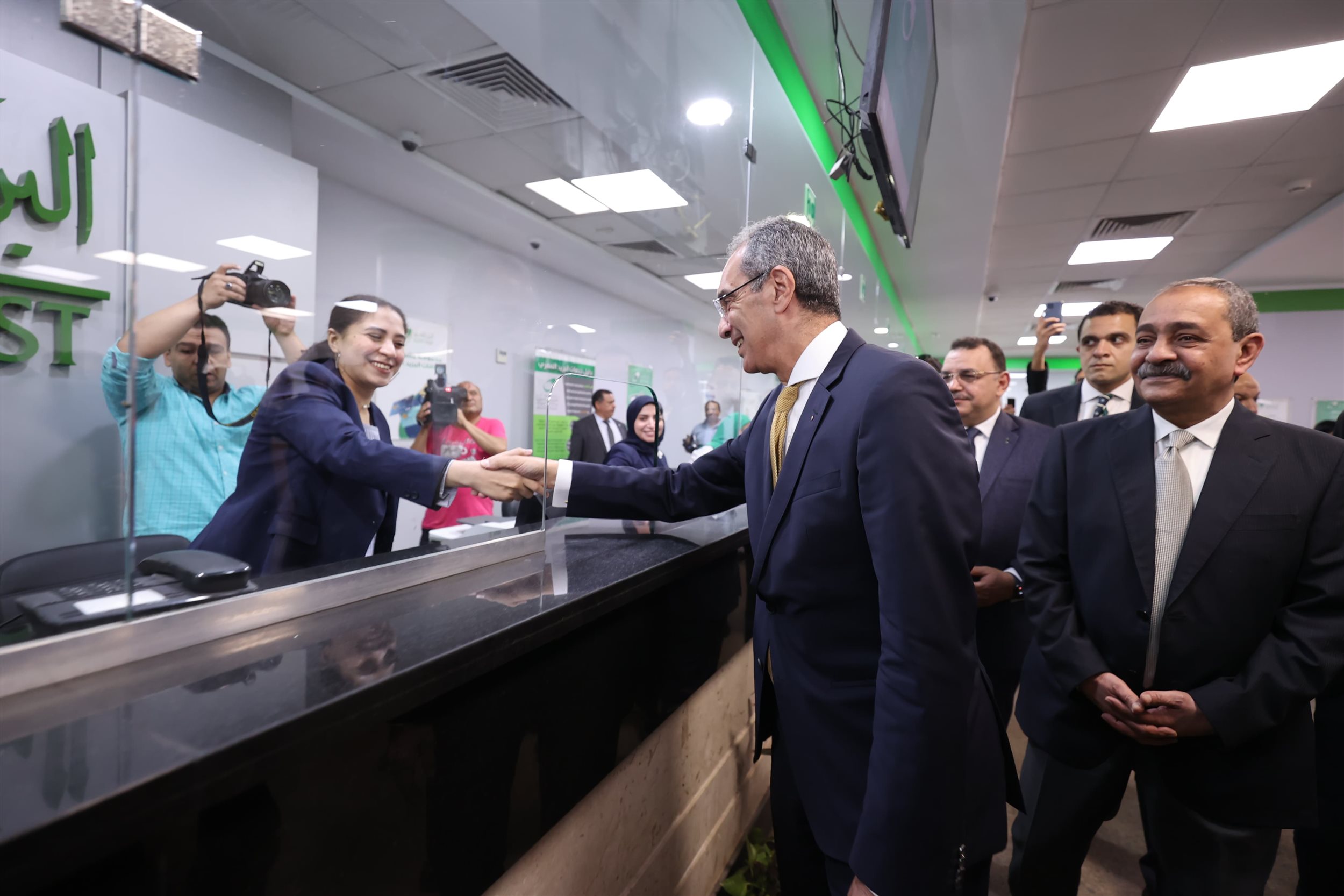 وزير الاتصالات يفتتح مبنى منطقة بريد الإسماعيلية