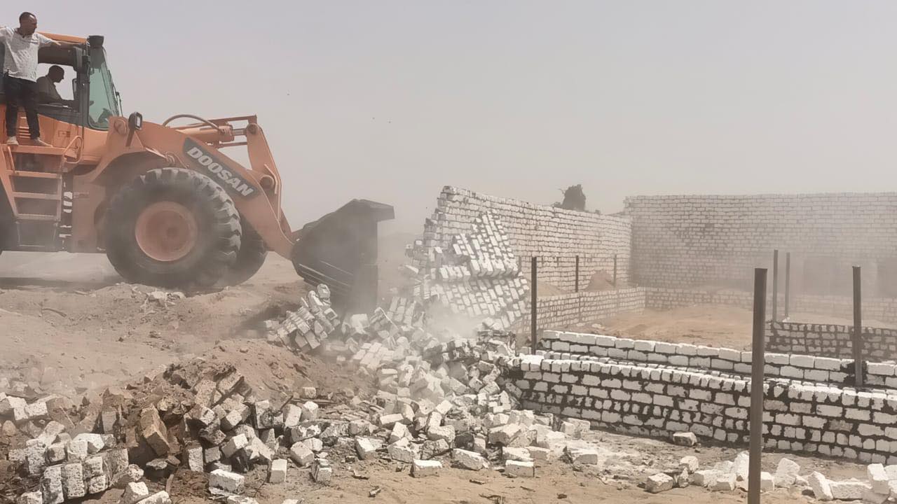 حملات مكبرة لإزالة مخالفات البناء والأنشطة بالمدن الجديدة