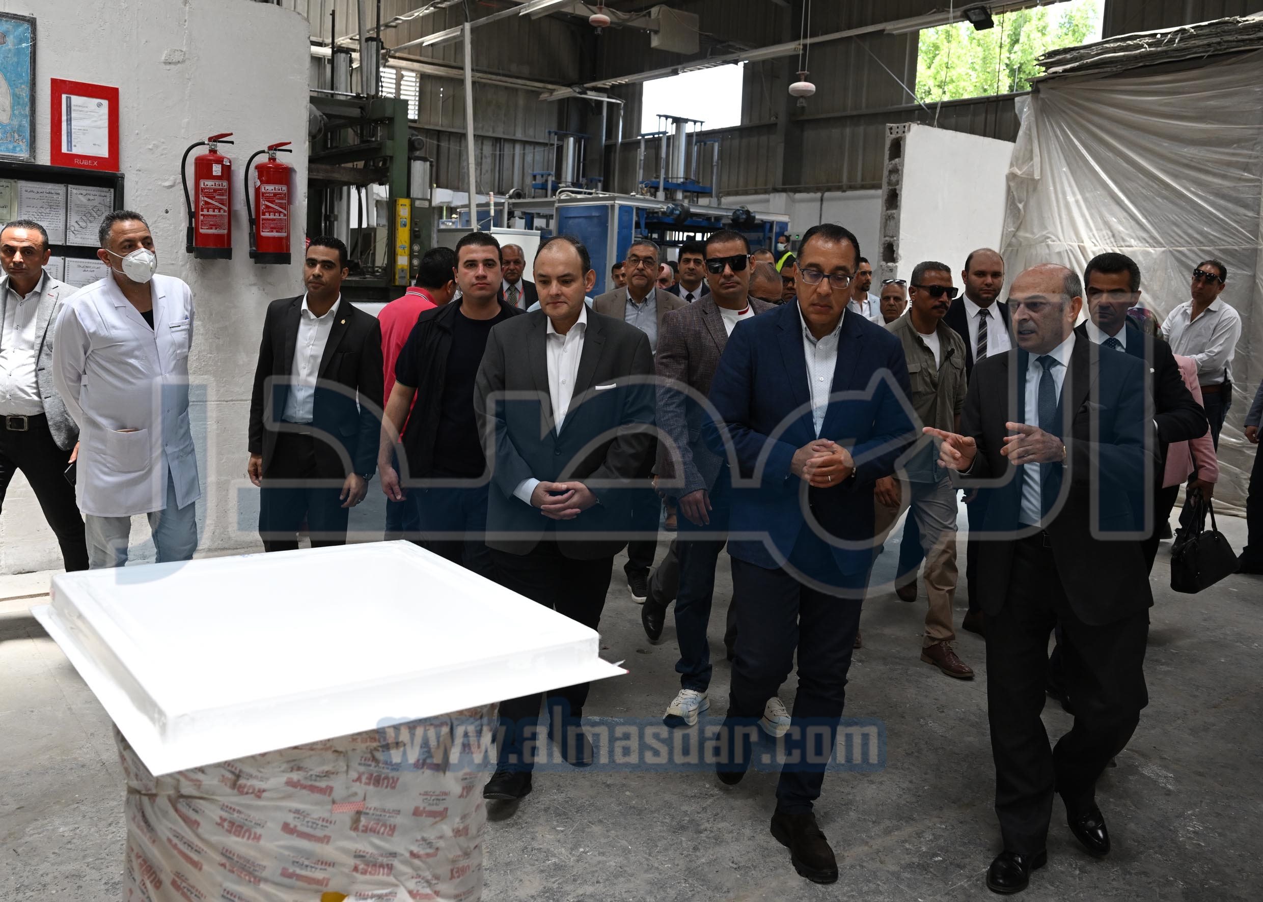 رئيس الوزراء يتفقد مصانع شركة روبكس العالمية لتنصيع البلاستيك