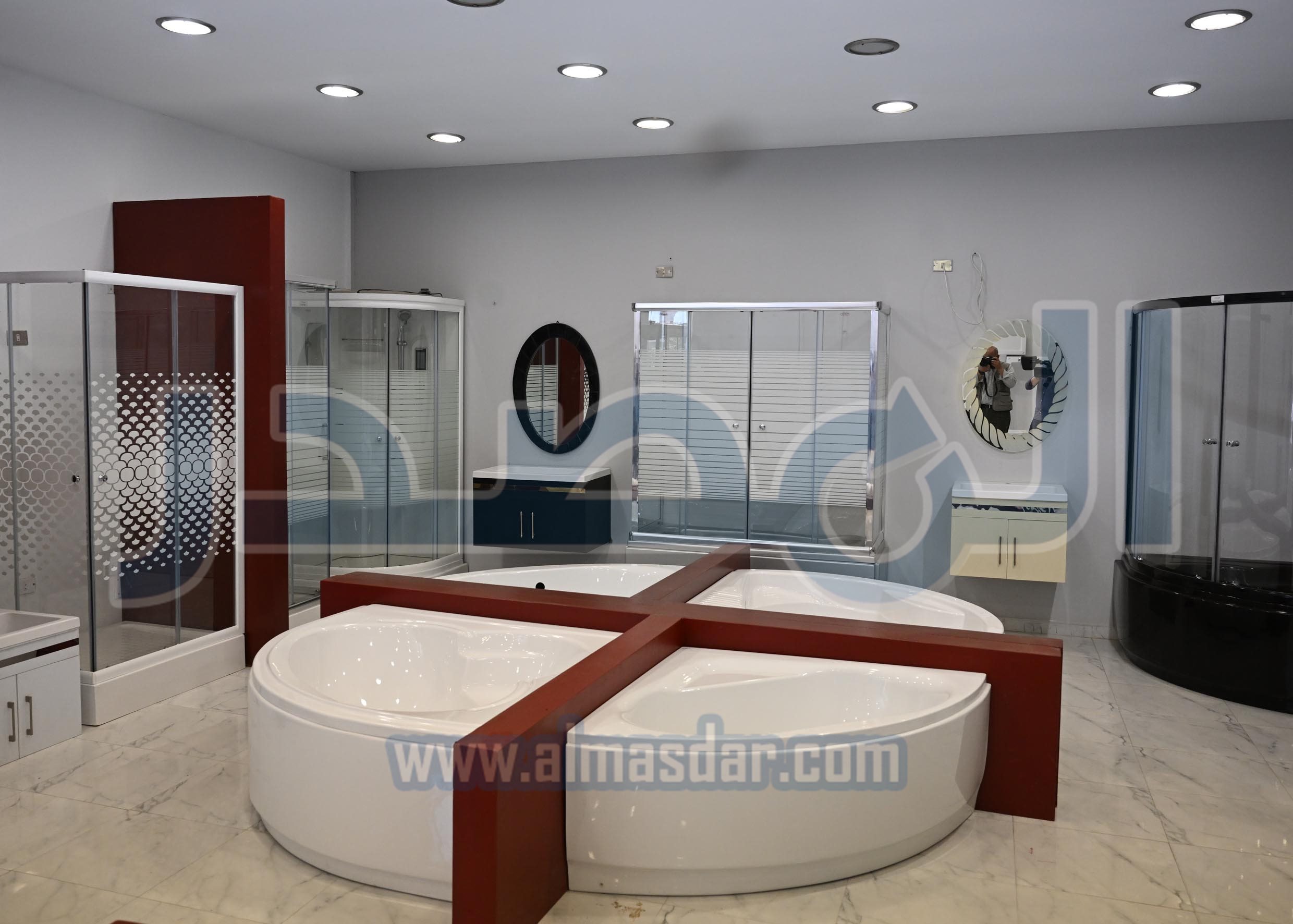 رئيس الوزراء يتفقد مصانع شركة روبكس العالمية لتنصيع البلاستيك