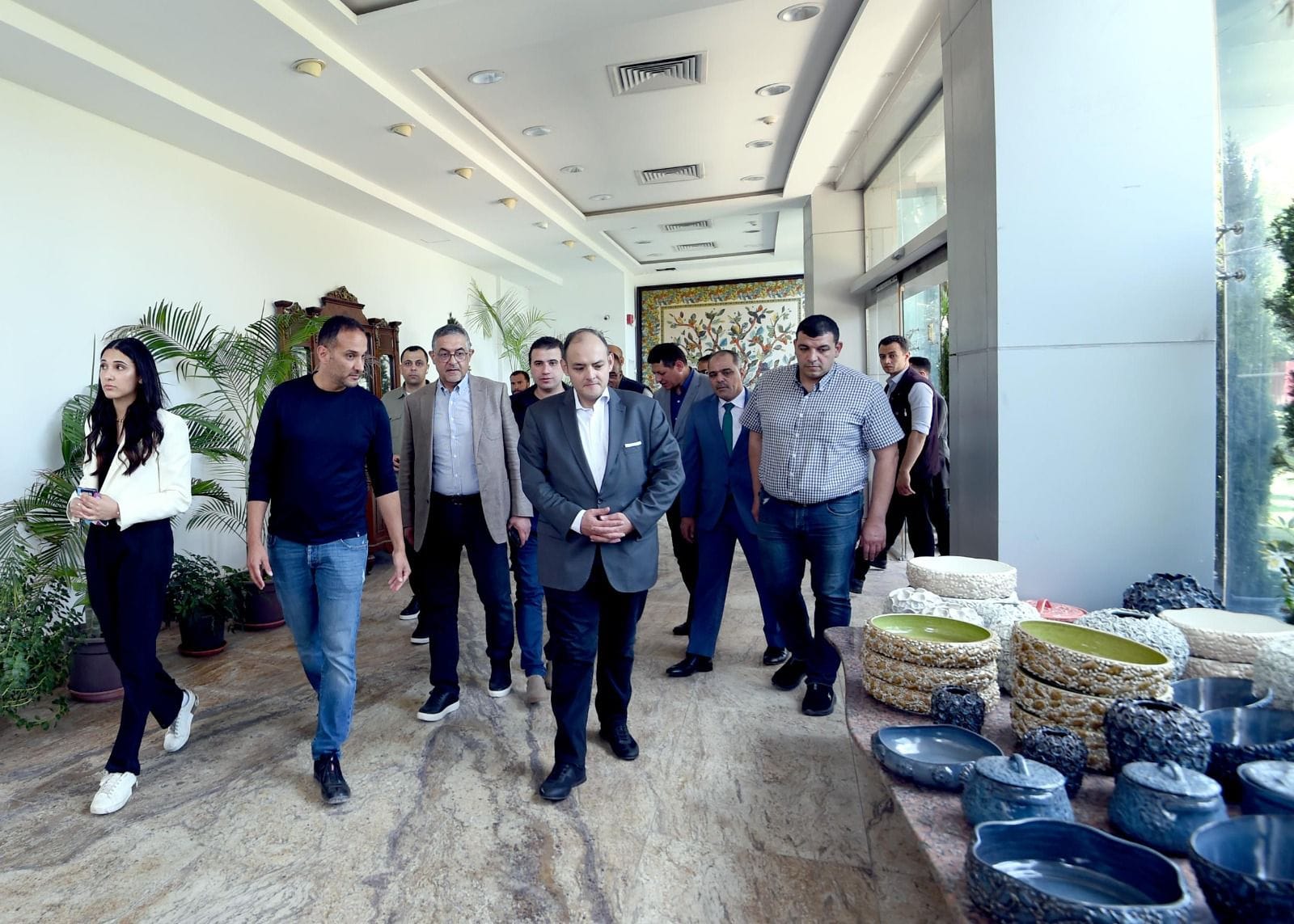 وزير التجارة والصناعة يزور مصانع الشركة المصرية الألمانية لصناعة البورسلين