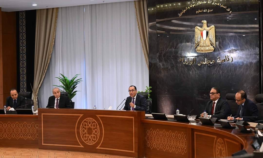 رئيس الوزراء في المؤتمر الصحفي مع وزير التموين