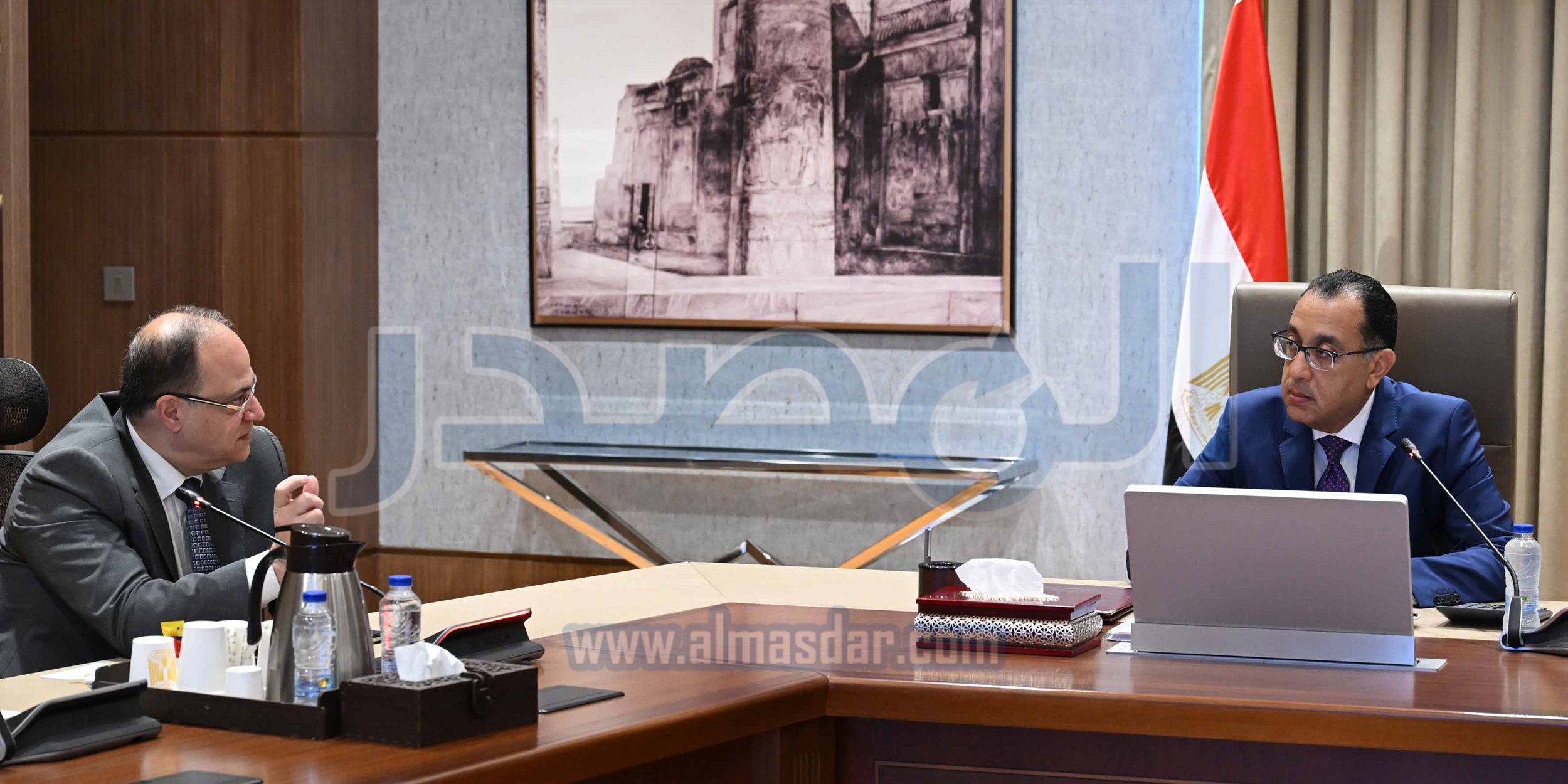 رئيس مجلس الوزراء يجتمع مع رئيس هيئة الدواء المصرية
