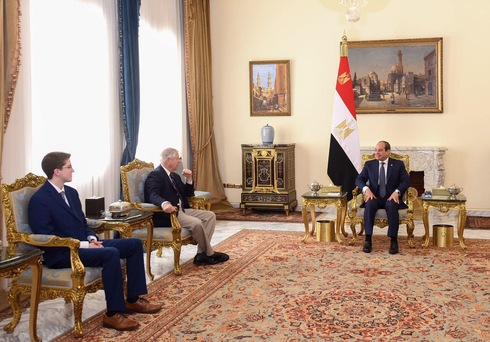الرئيس السيسى يستقبل زعيم الأقلية الجمهورية بمجلس الشيوخ الأمريكى