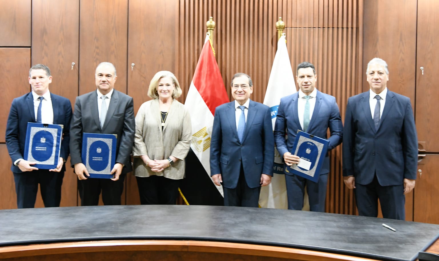 توقيع اتفاقية بين شركة هاربور إنرجى البريطانية وشركة فنترشال ديا الألمانية فى مصر