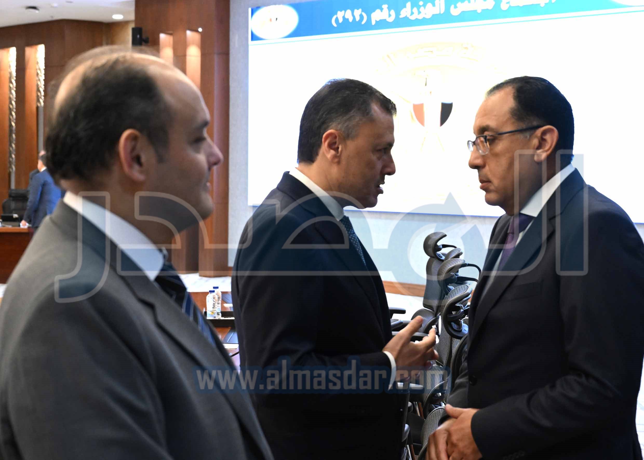 مجلس الوزراء يناقش قوانين وقرارات دعم الاستثمار وتوفير الأراضى الصناعية