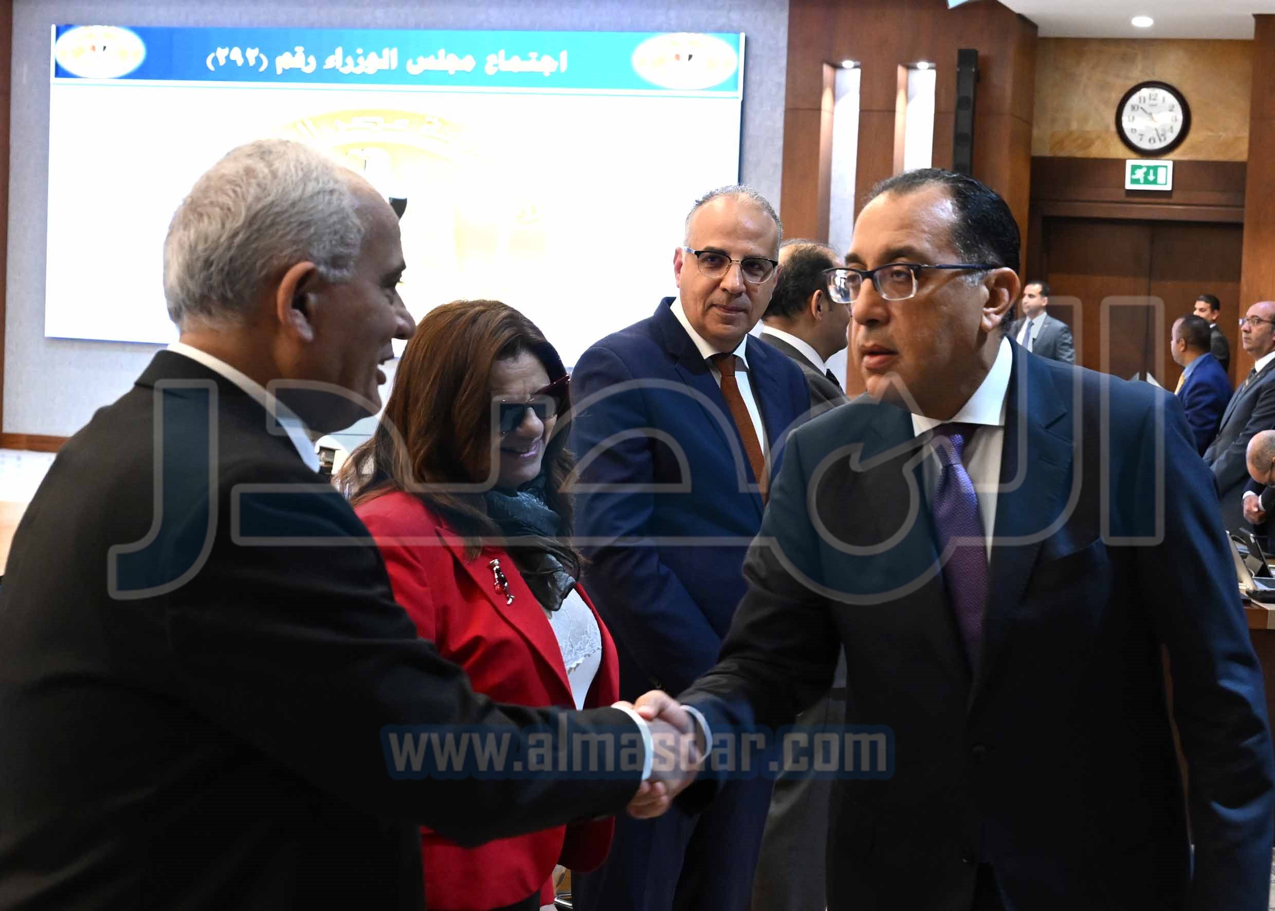 مجلس الوزراء يناقش قوانين وقرارات دعم الاستثمار وتوفير الأراضى الصناعية