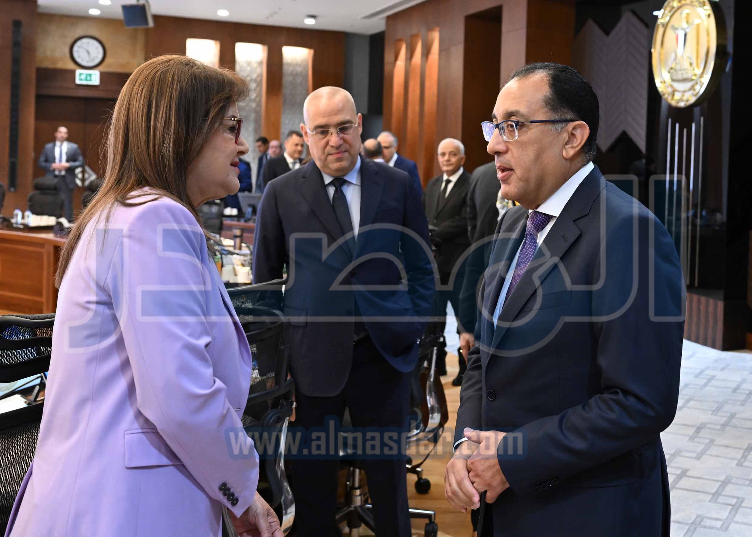 مجلس الوزراء يناقش قوانين وقرارات دعم الاستثمار وتوفير الأراضى الصناعية