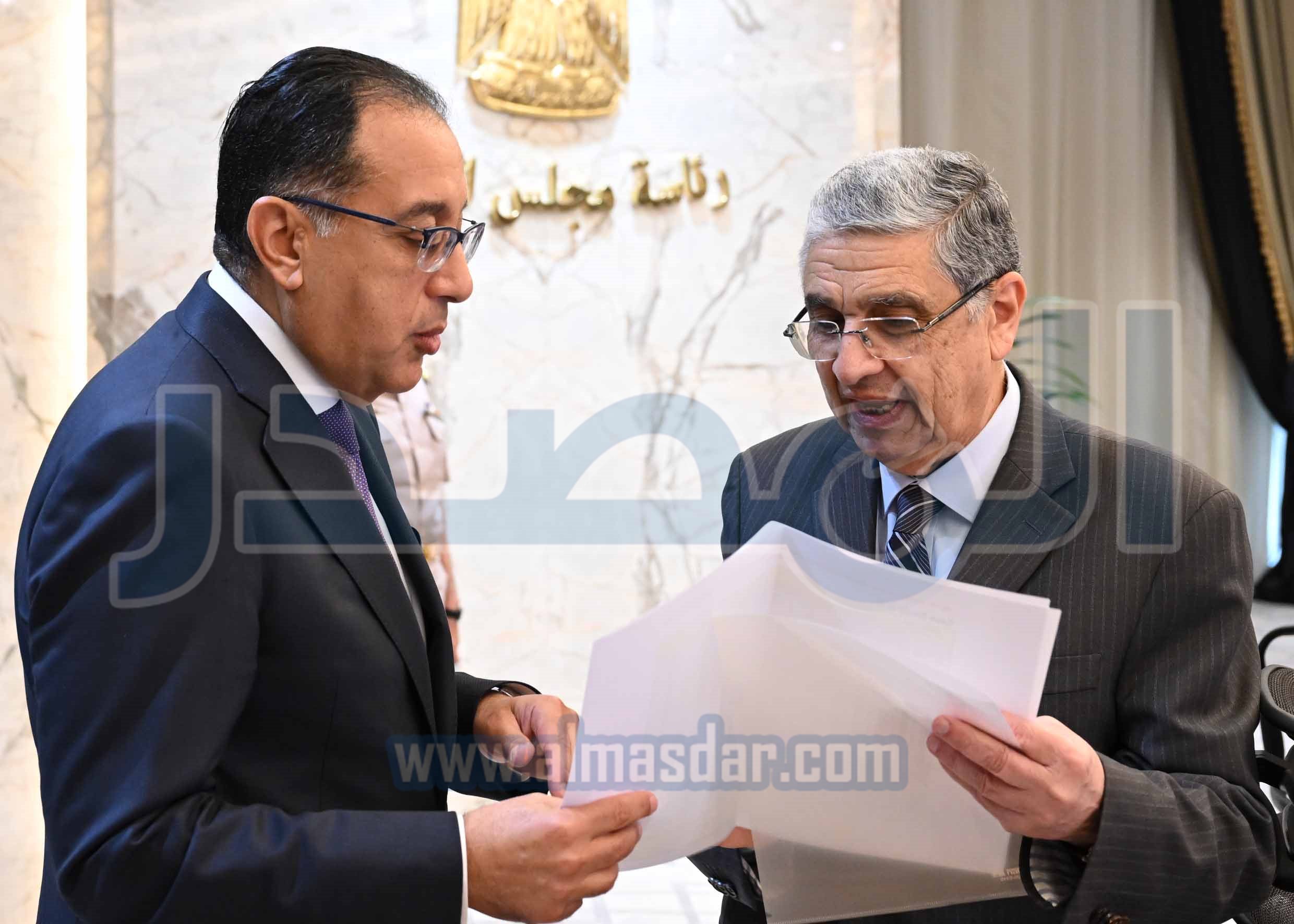 مجلس الوزراء يناقش قوانين وقرارات دعم الاستثمار وتوفير الأراضى الصناعية