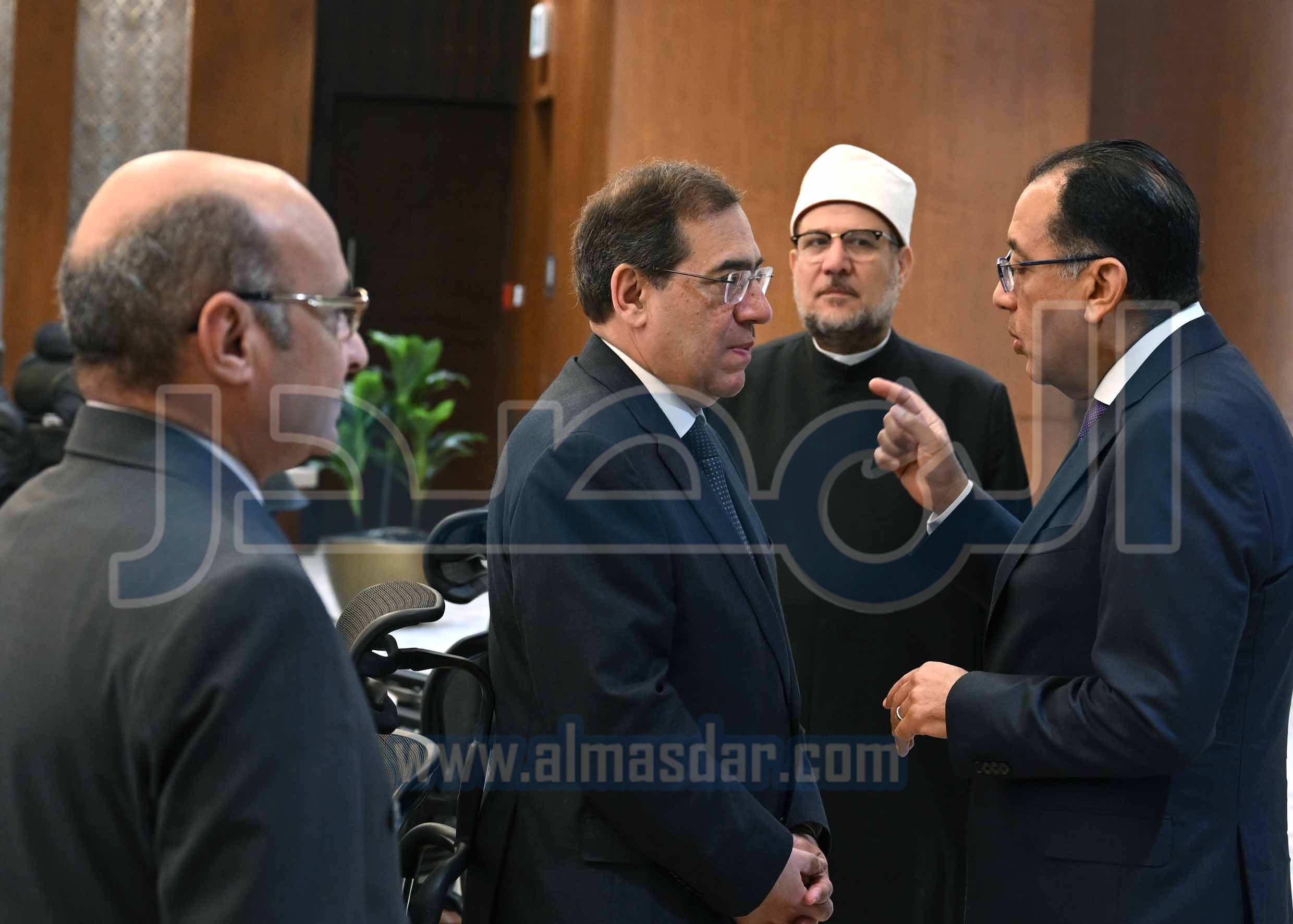 مجلس الوزراء يناقش قوانين وقرارات دعم الاستثمار وتوفير الأراضى الصناعية