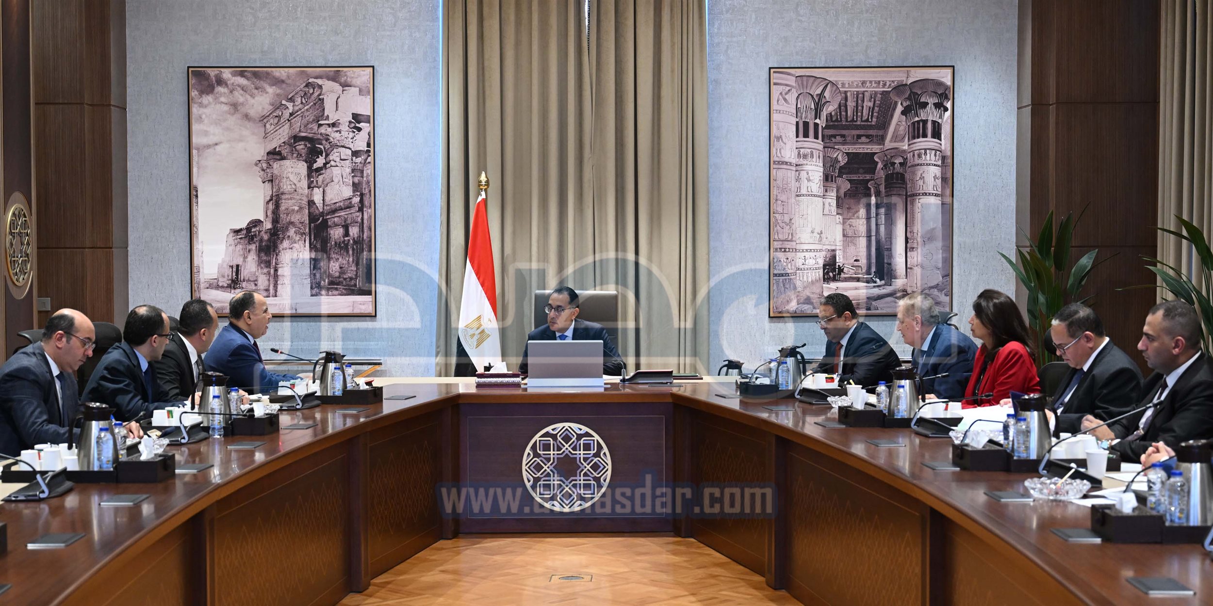 مدبولي يتابع الموقف التنفيذي للإفراج الجمركي عن البضائع