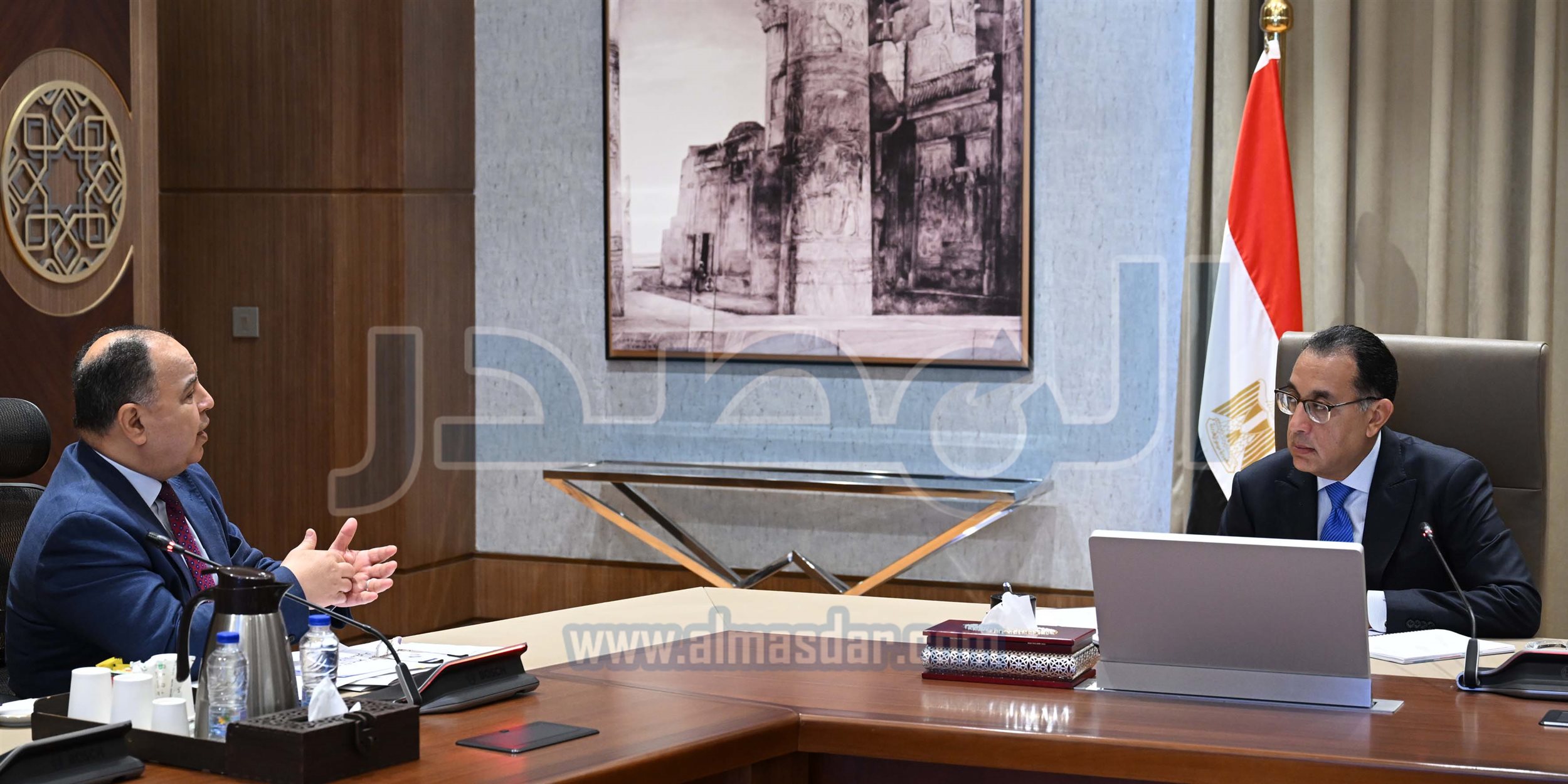 مدبولي يتابع الموقف التنفيذي للإفراج الجمركي عن البضائع