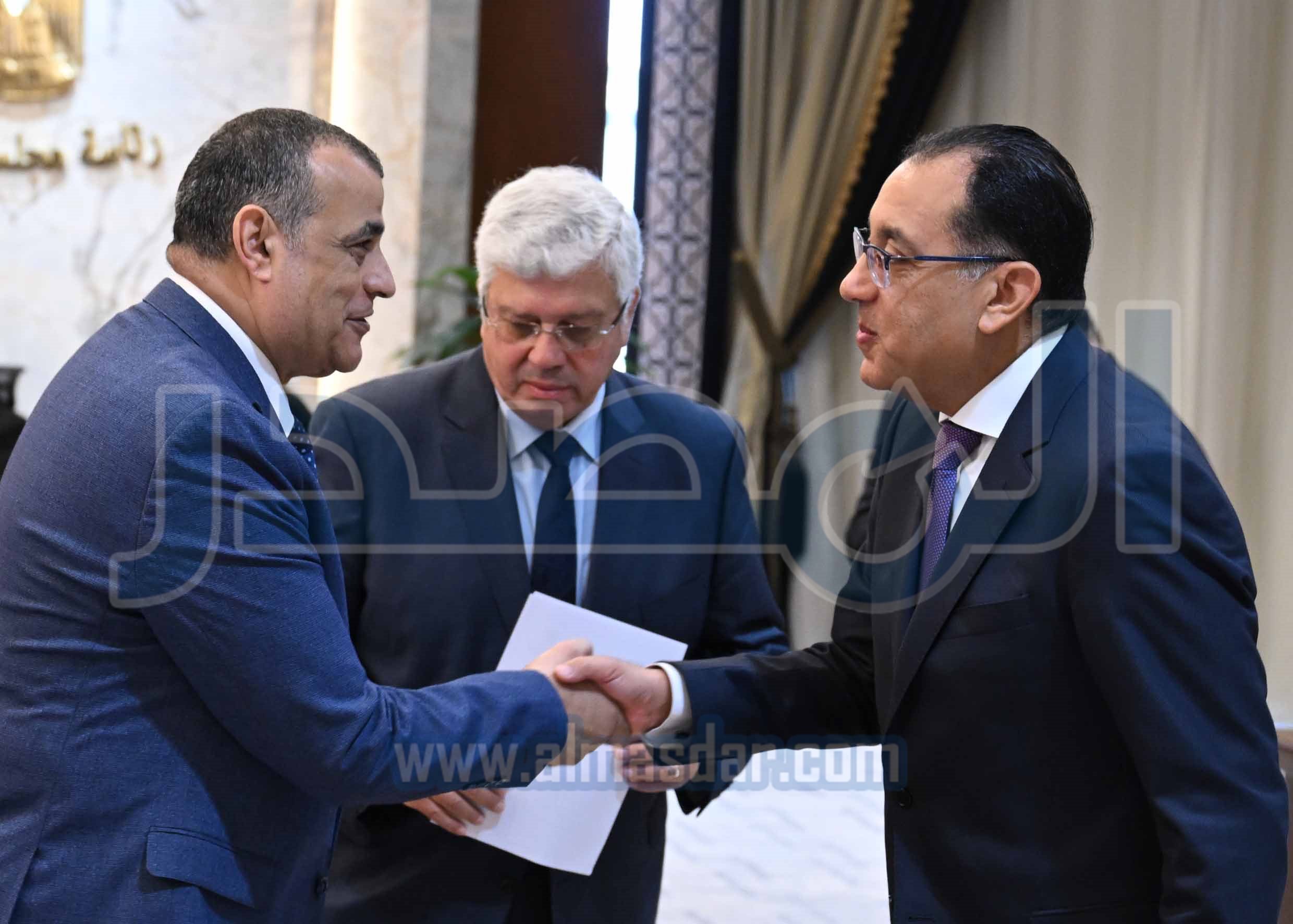 مجلس الوزراء يناقش قوانين وقرارات دعم الاستثمار وتوفير الأراضى الصناعية