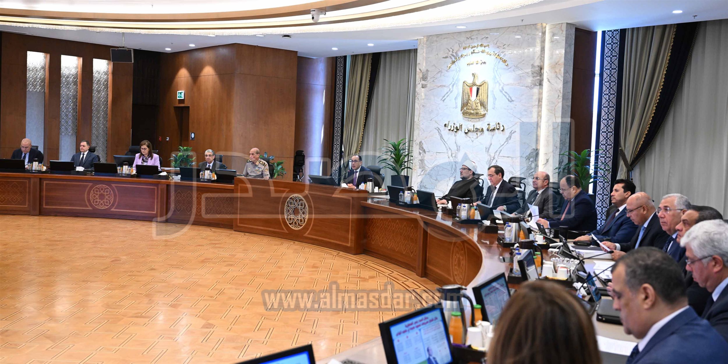 مجلس الوزراء يناقش قوانين وقرارات دعم الاستثمار وتوفير الأراضى الصناعية
