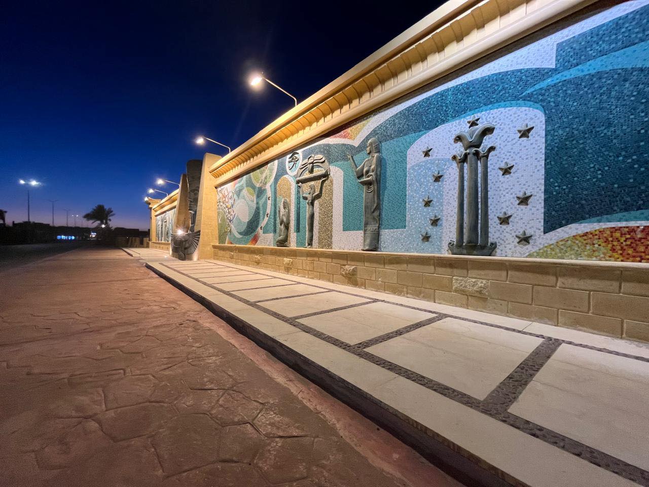 الجزار يتابع سير العمل بالمشروعات السكنية والتنموية بقنا الجديدة