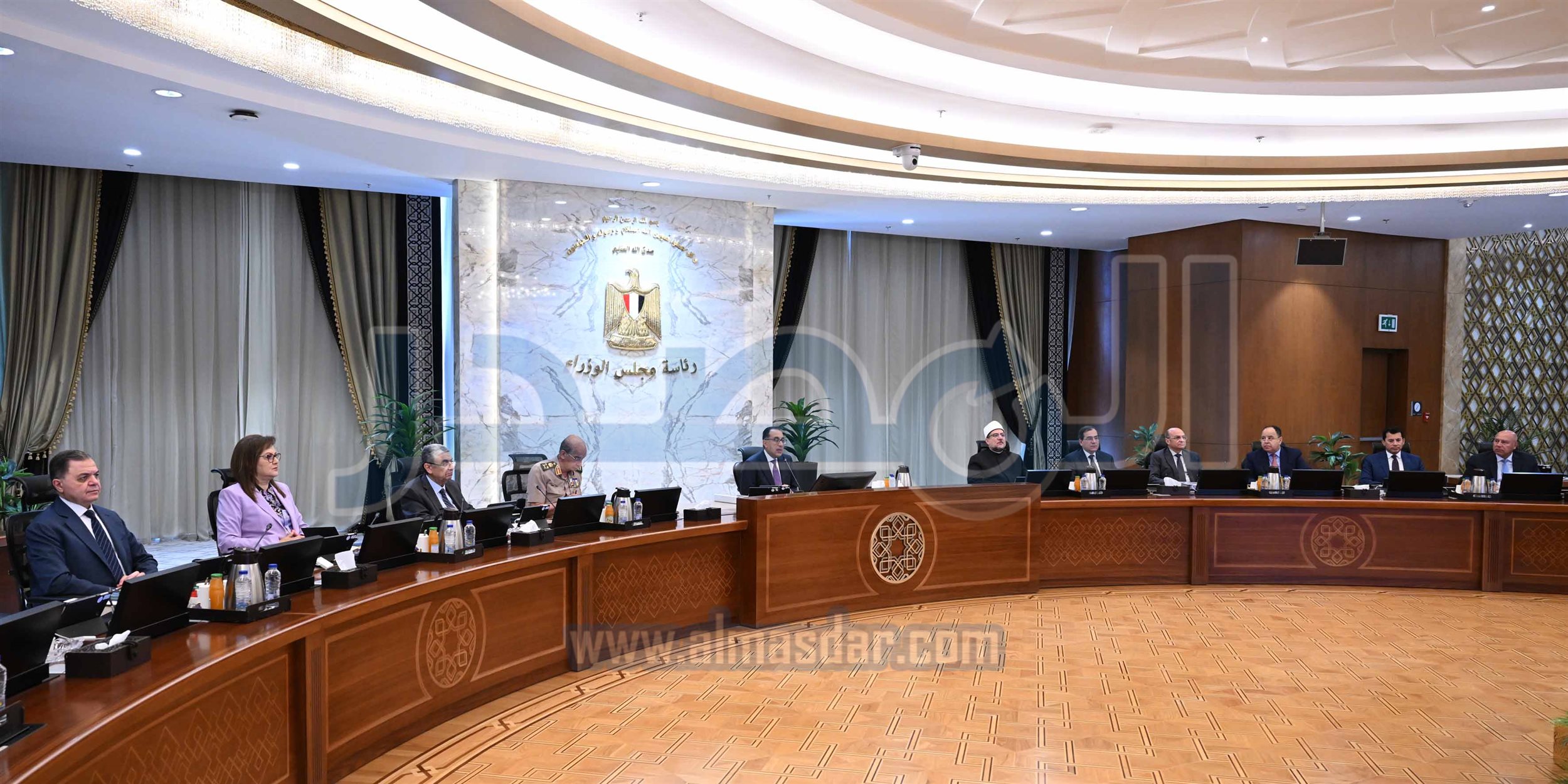 مجلس الوزراء يناقش قوانين وقرارات دعم الاستثمار وتوفير الأراضى الصناعية
