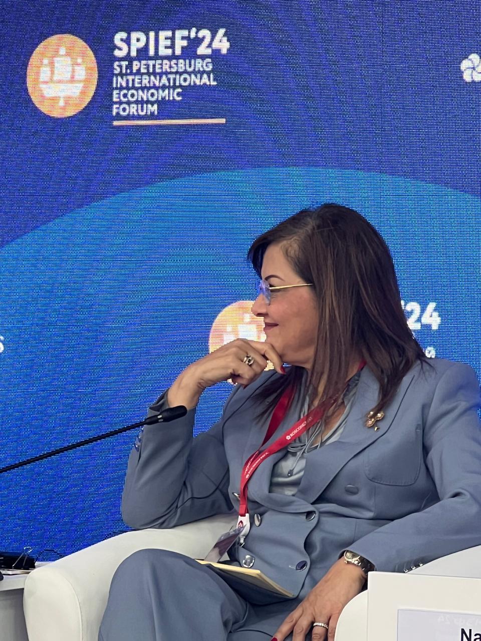 وزيرة التخطيط خلال جلسة حول دور تجمع البريكس