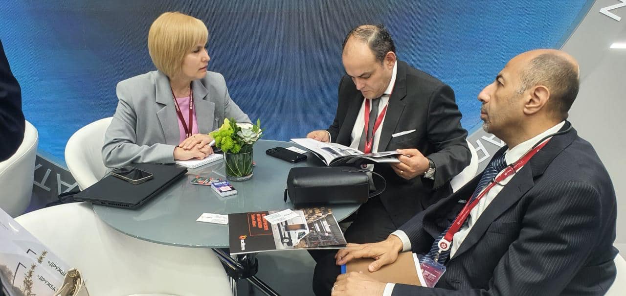 وزير التجارة يبحث مع الشركات الروسية فرص التعاون