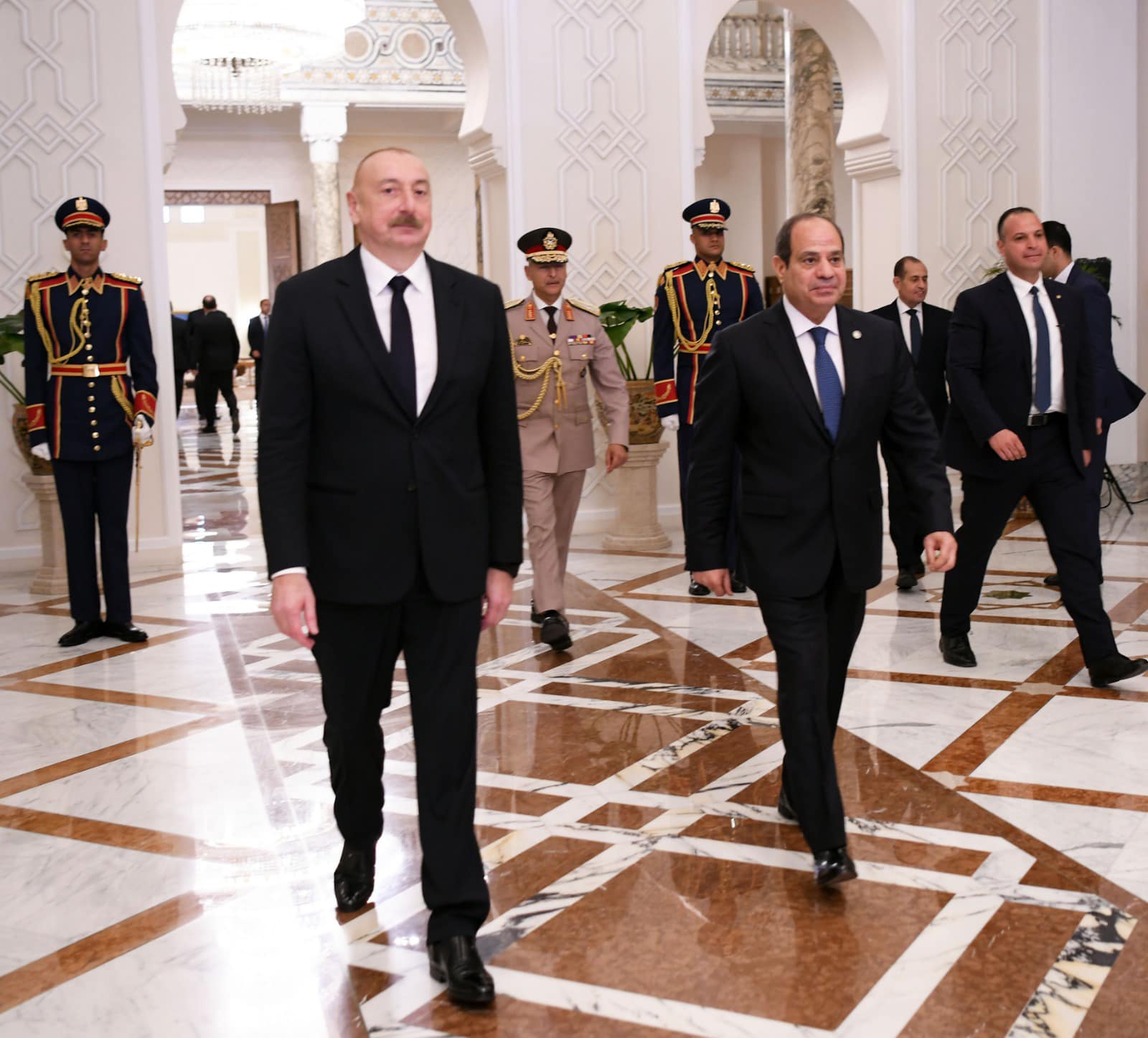 الرئيس السيسي يستقبل رئيس أذربيجان بقصر الاتحادية