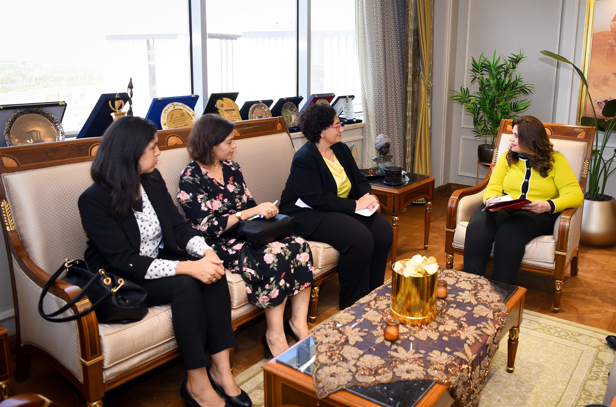 وزيرة الهجرة تلتقي الرئيس التنفيذي للغرفة الألمانية العربية