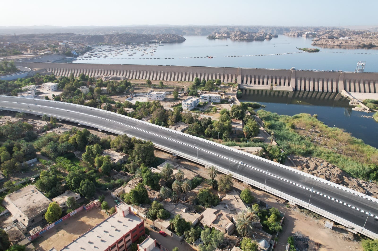 وزير النقل يتابع جاهزية محور بديل خزان أسوان