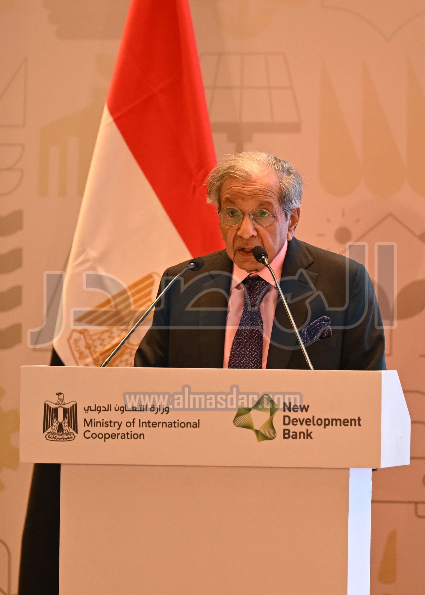رئيس الوزراء يشارك في الملتقى الدولي الأول لبنك التنمية الجديد