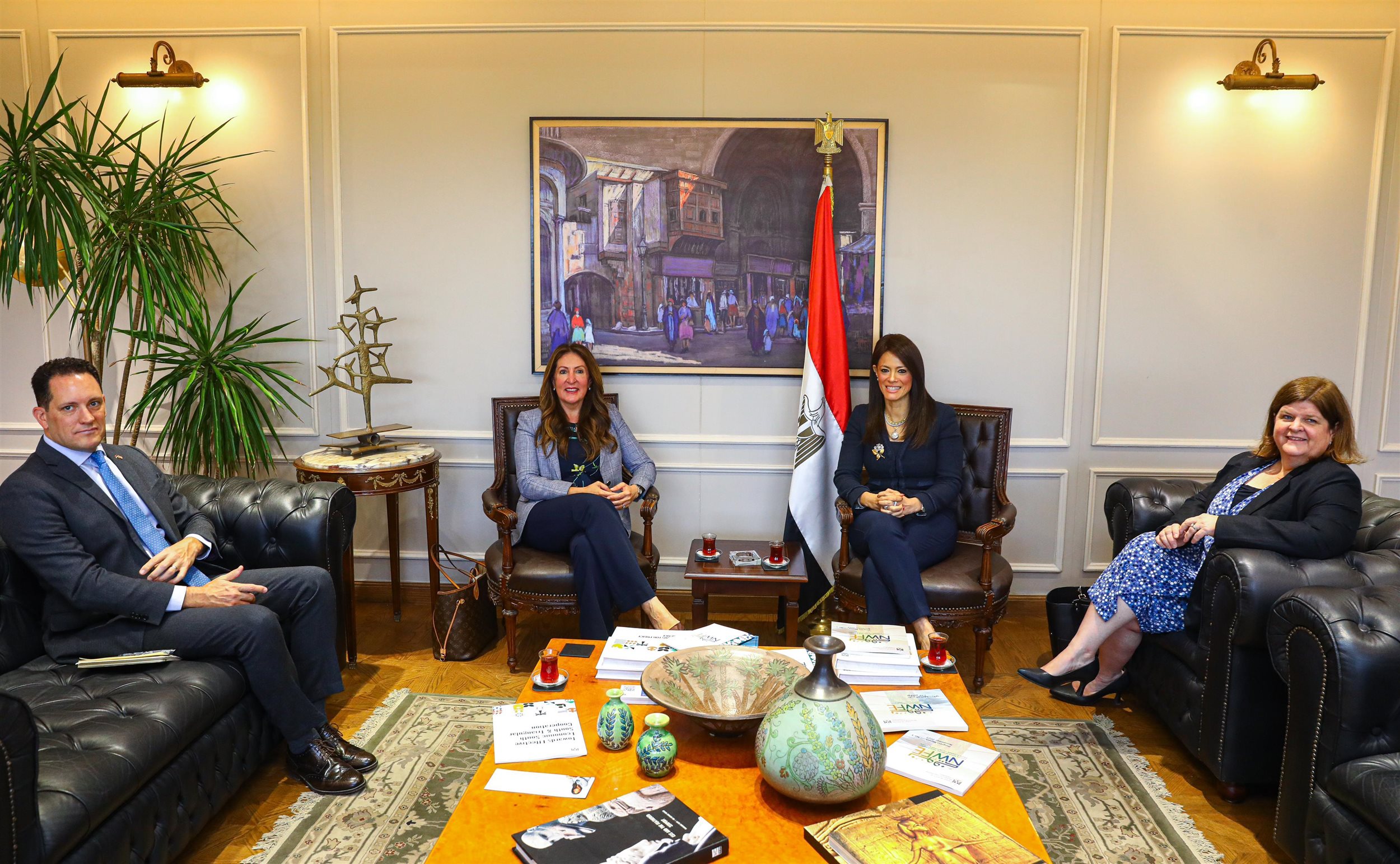 وزيرة التعاون الدولي مع السفيرة الأمريكية