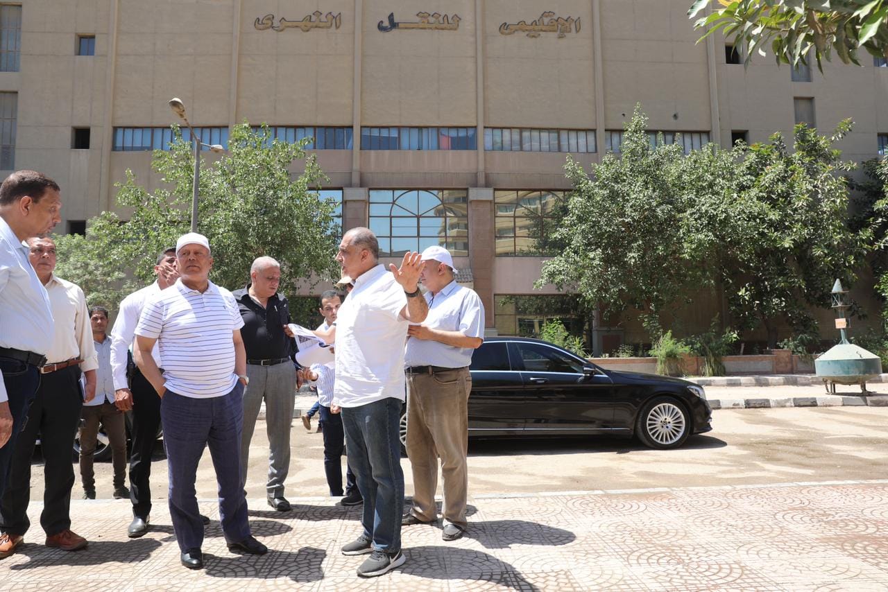 وزير النقل في جولة تفقدية موسعة بمجمع ورش المنشآت والكباري
