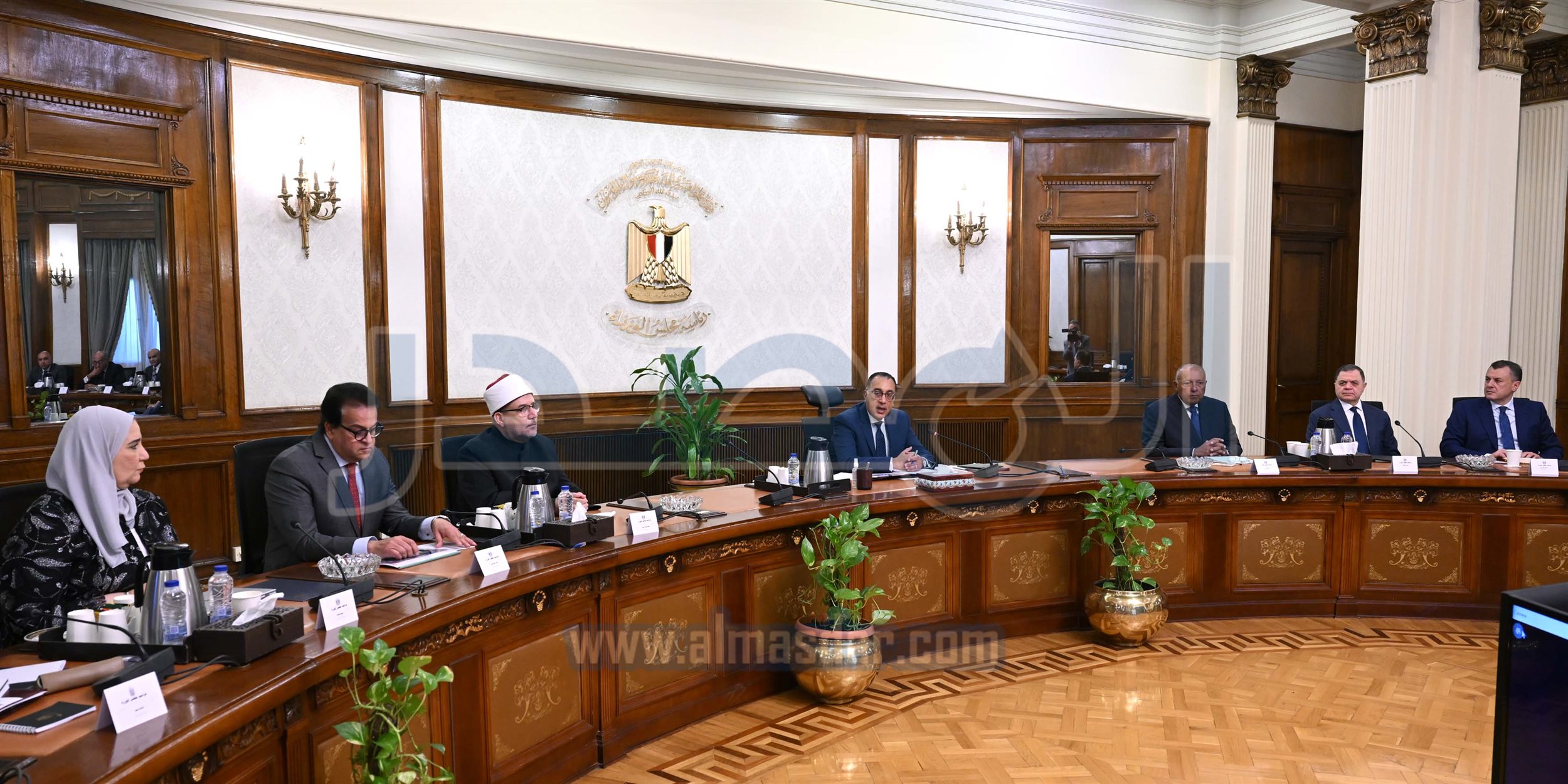 رئيس الوزراء يترأس اجتماع خلية أزمة الحج
