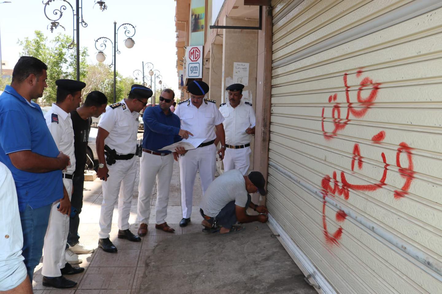 إزالة عدة مخالفات بناء وغلق أنشطة مخالفة بـ4 مدن جديدة