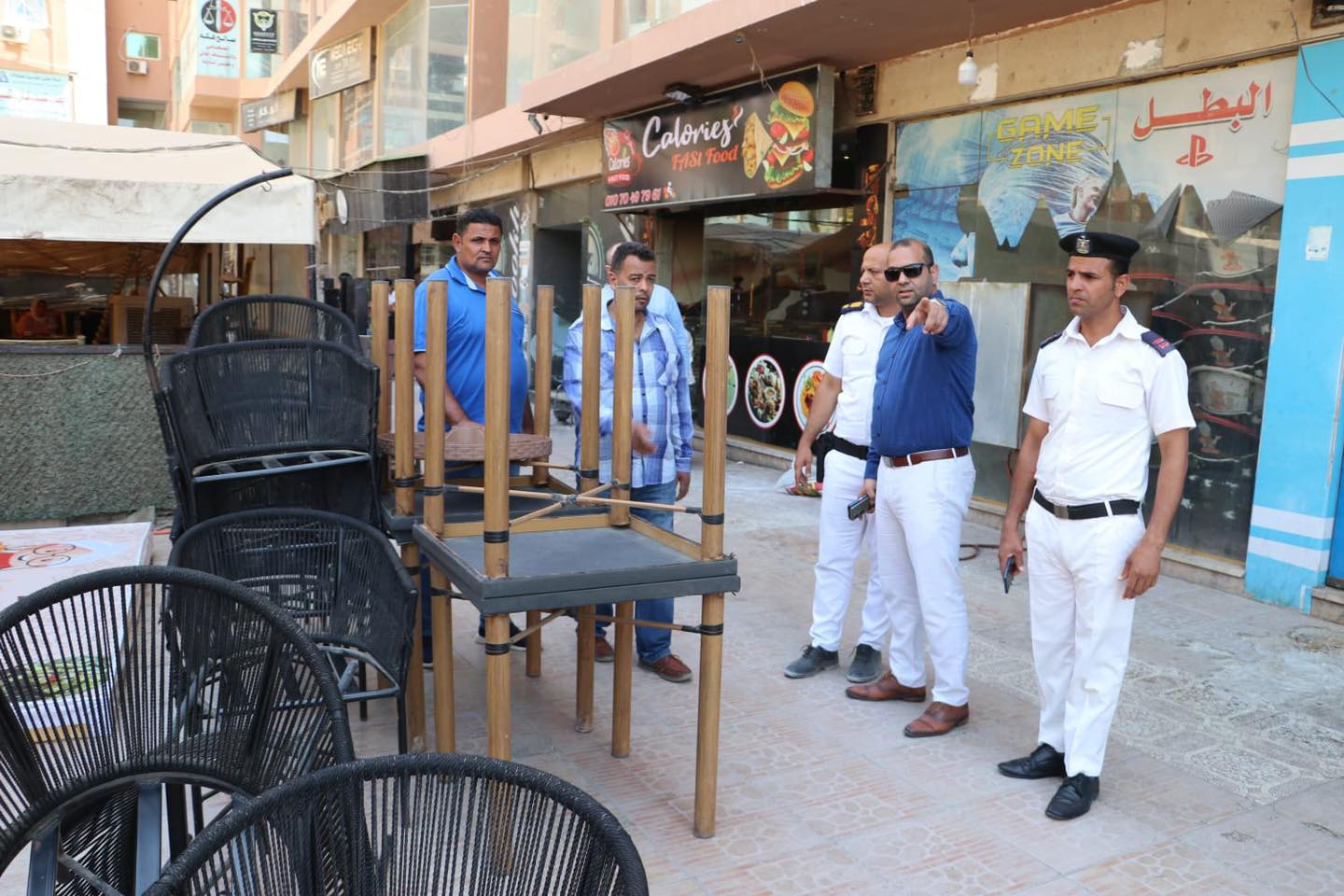 إزالة عدة مخالفات بناء وغلق أنشطة مخالفة بـ4 مدن جديدة