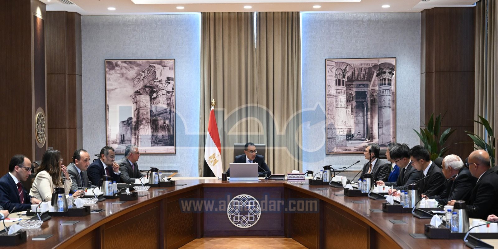 رئيس الوزراء يلتقي رئيس شركة سرايا اليابانية