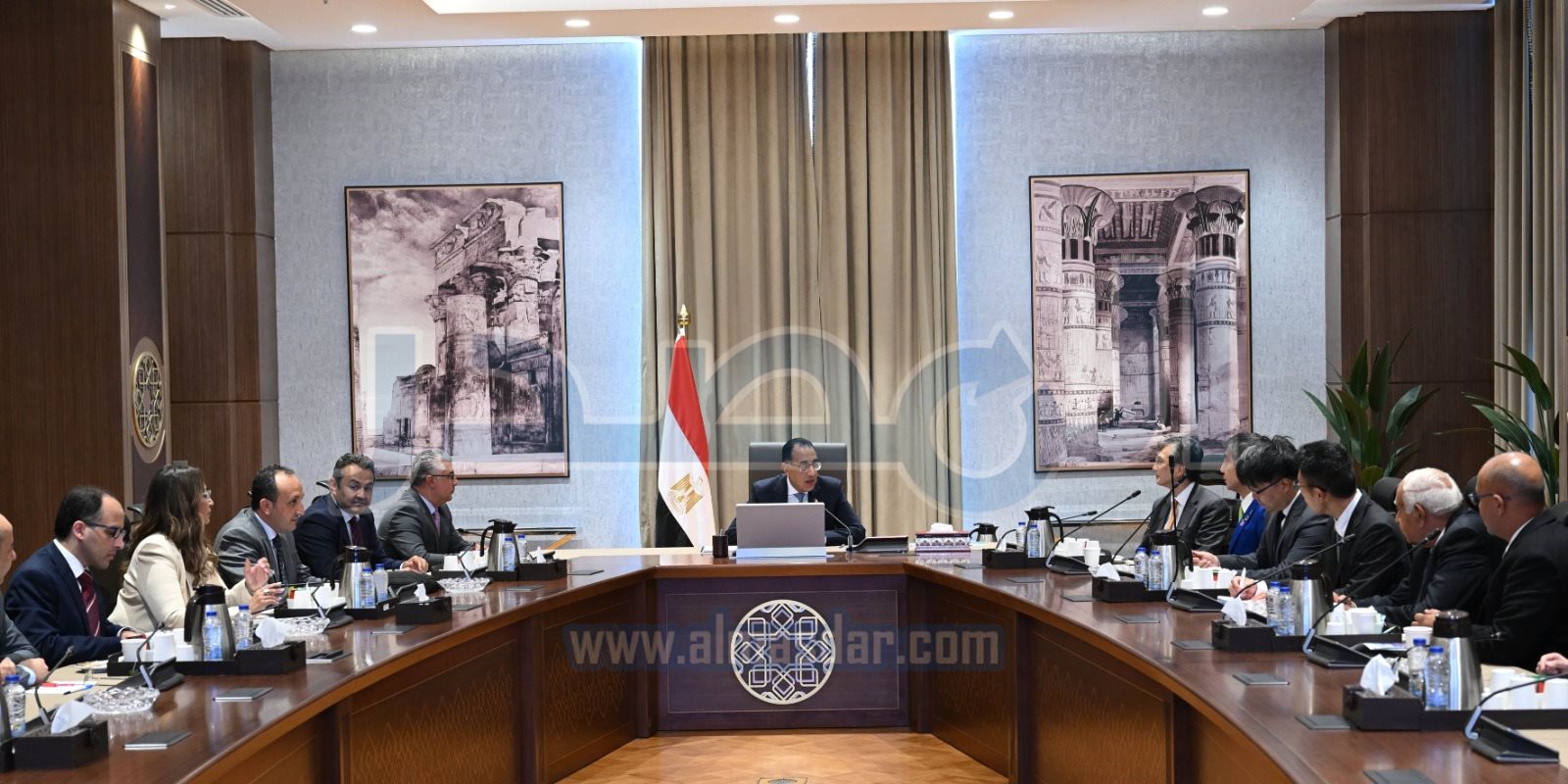 رئيس الوزراء يلتقي رئيس شركة سرايا اليابانية