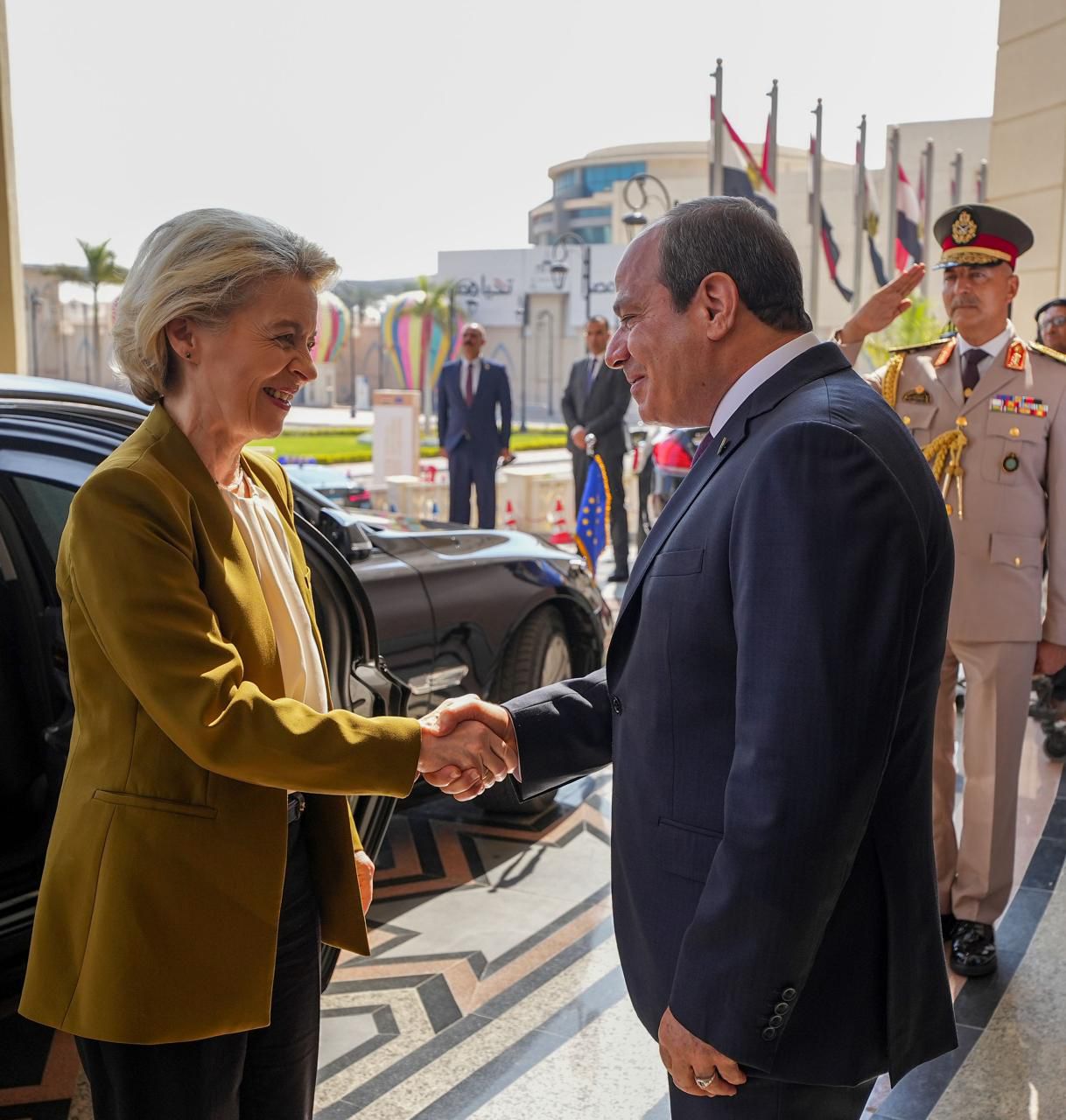 الرئيس السيسي يصل مقر انعقاد مؤتمر الاستثمار المصري الأوروبي